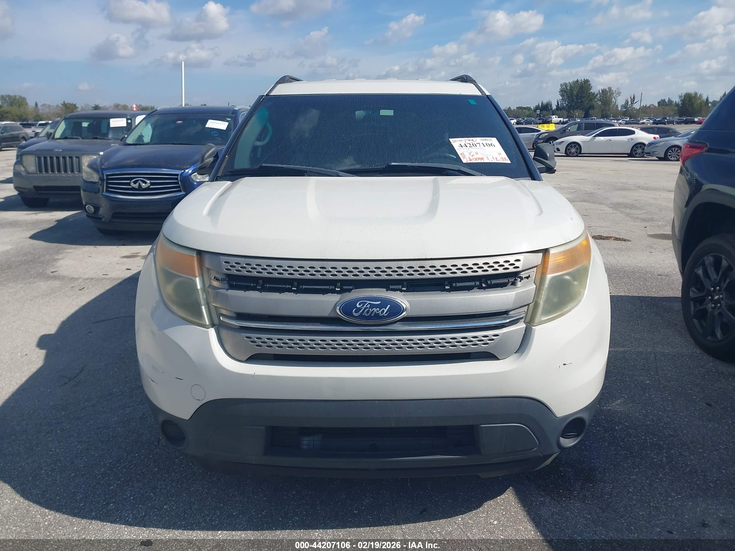 FORD EXPLORER image 6