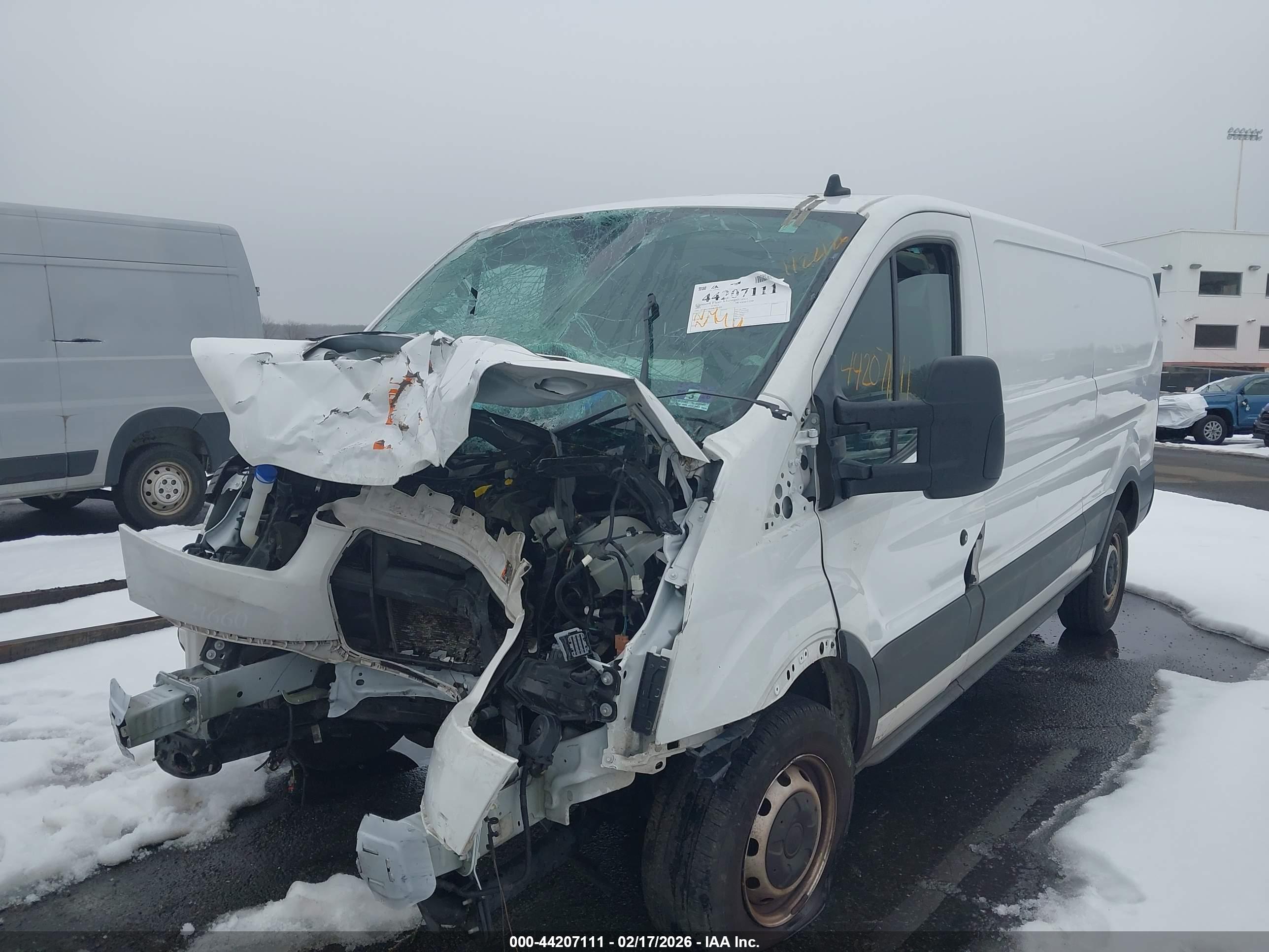 FORD TRANSIT-250 image 2