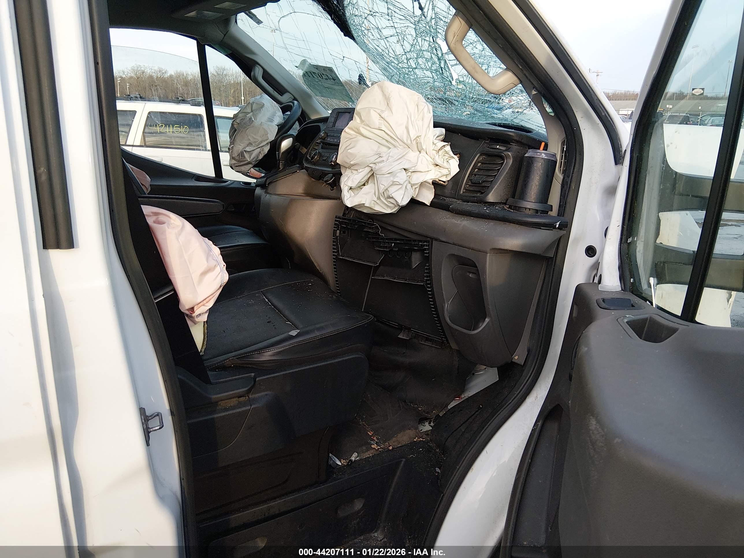 FORD TRANSIT-250 image 5