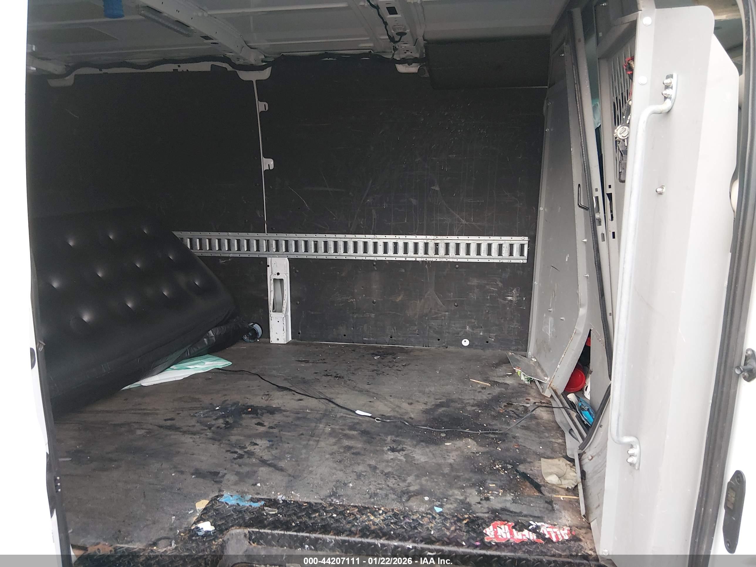 FORD TRANSIT-250 image 8