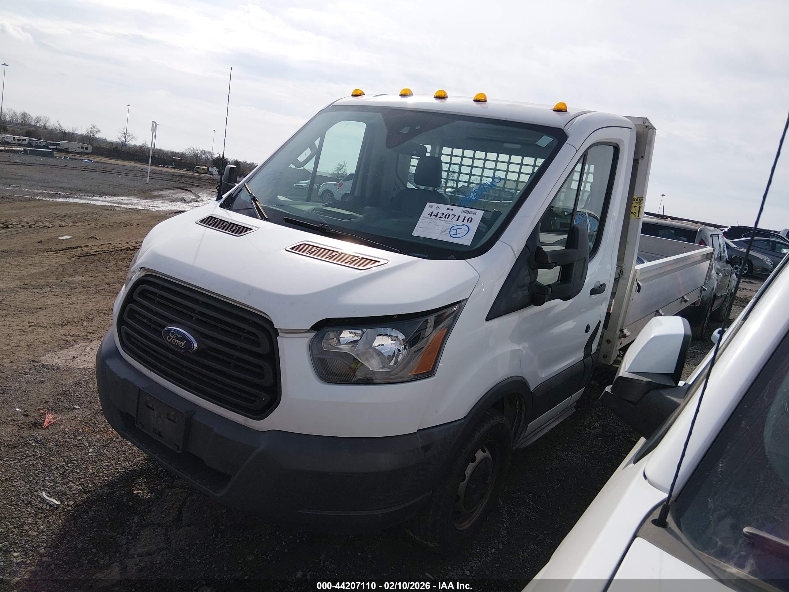 FORD TRANSIT-250 image 2