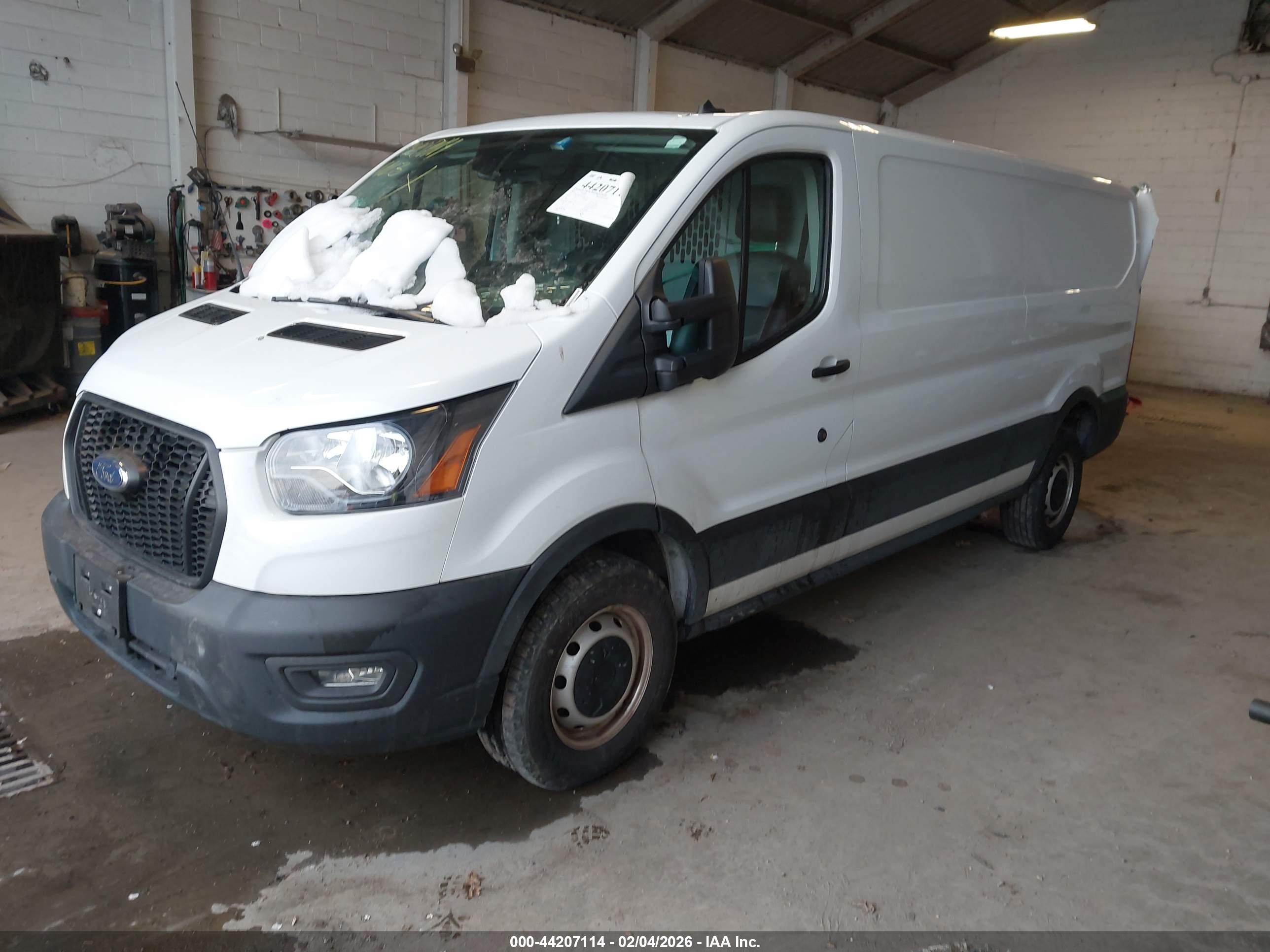 FORD TRANSIT-250 image 2