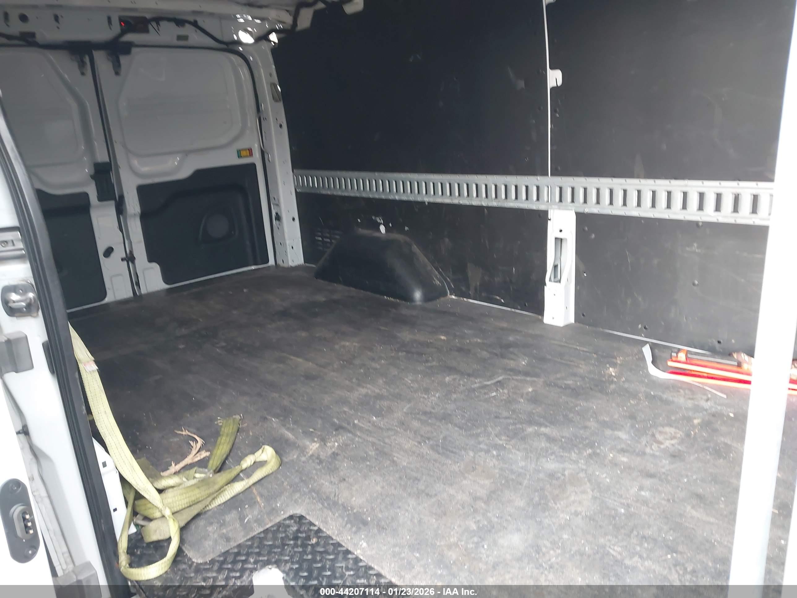 FORD TRANSIT-250 image 8