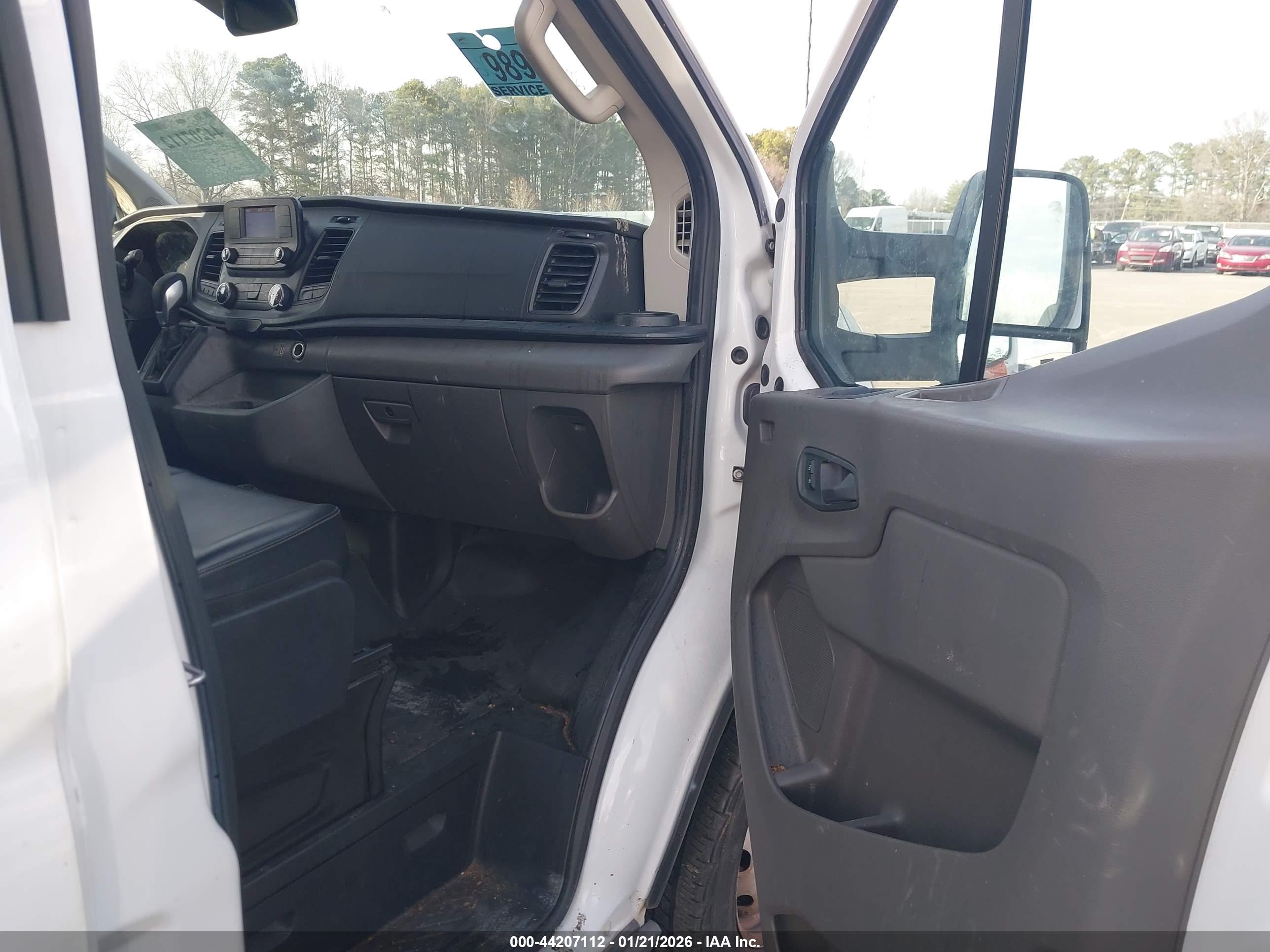 FORD TRANSIT-250 image 5