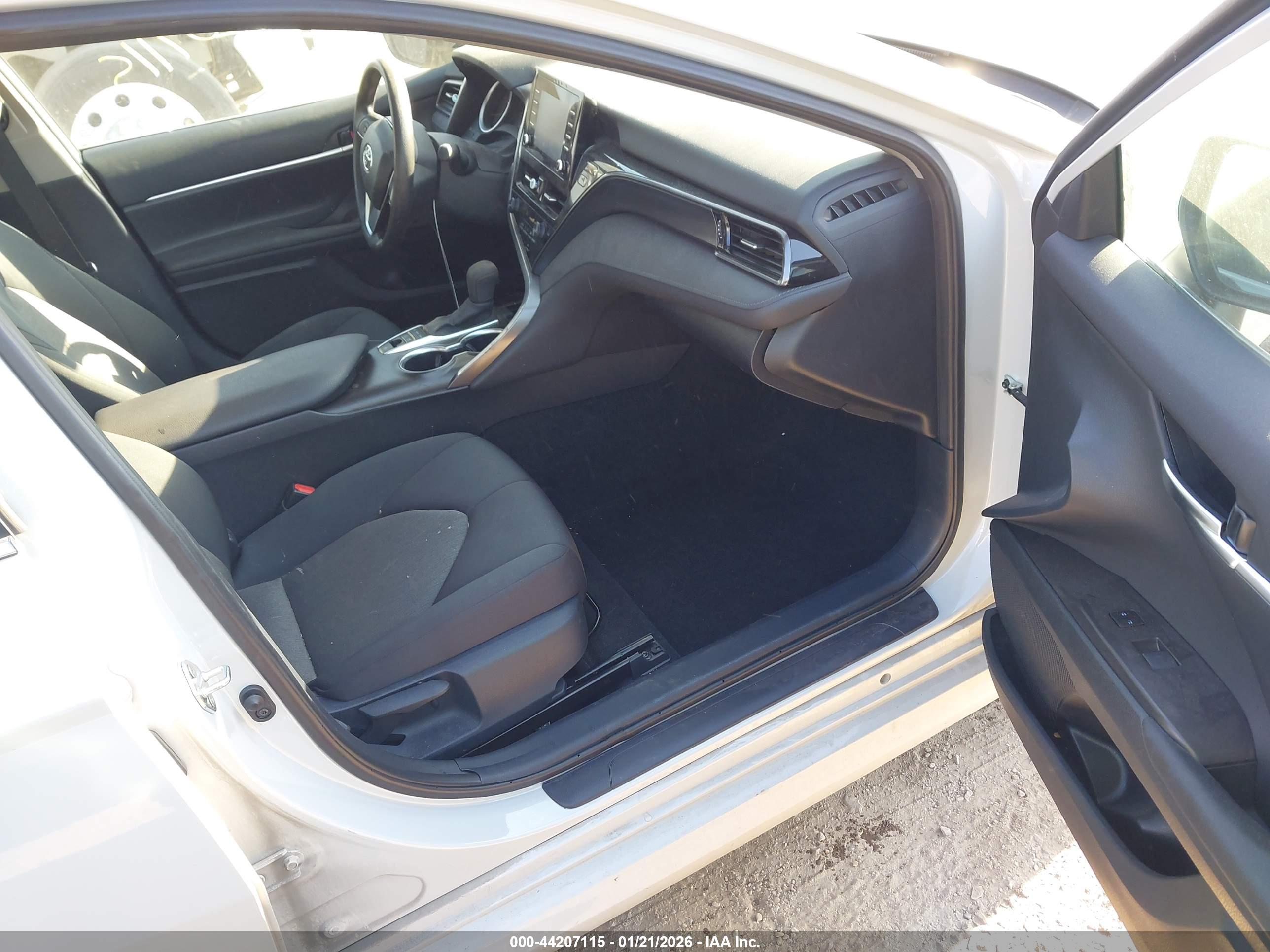 TOYOTA CAMRY image 5