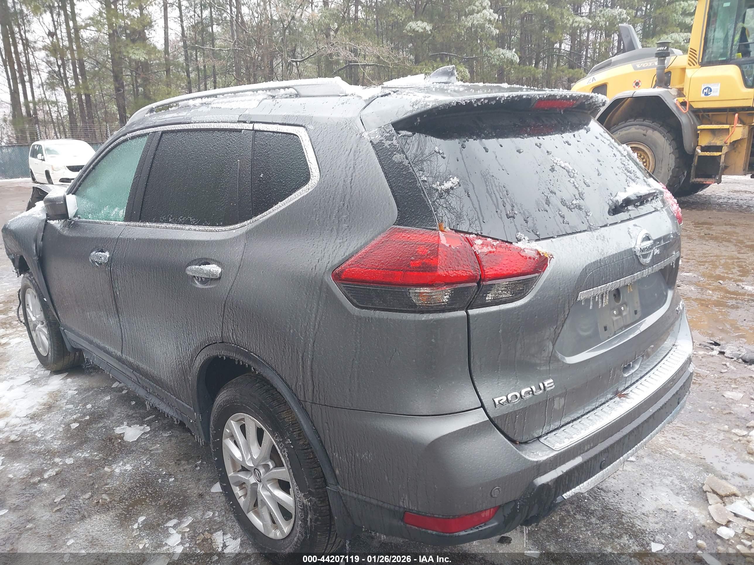 NISSAN ROGUE image 3