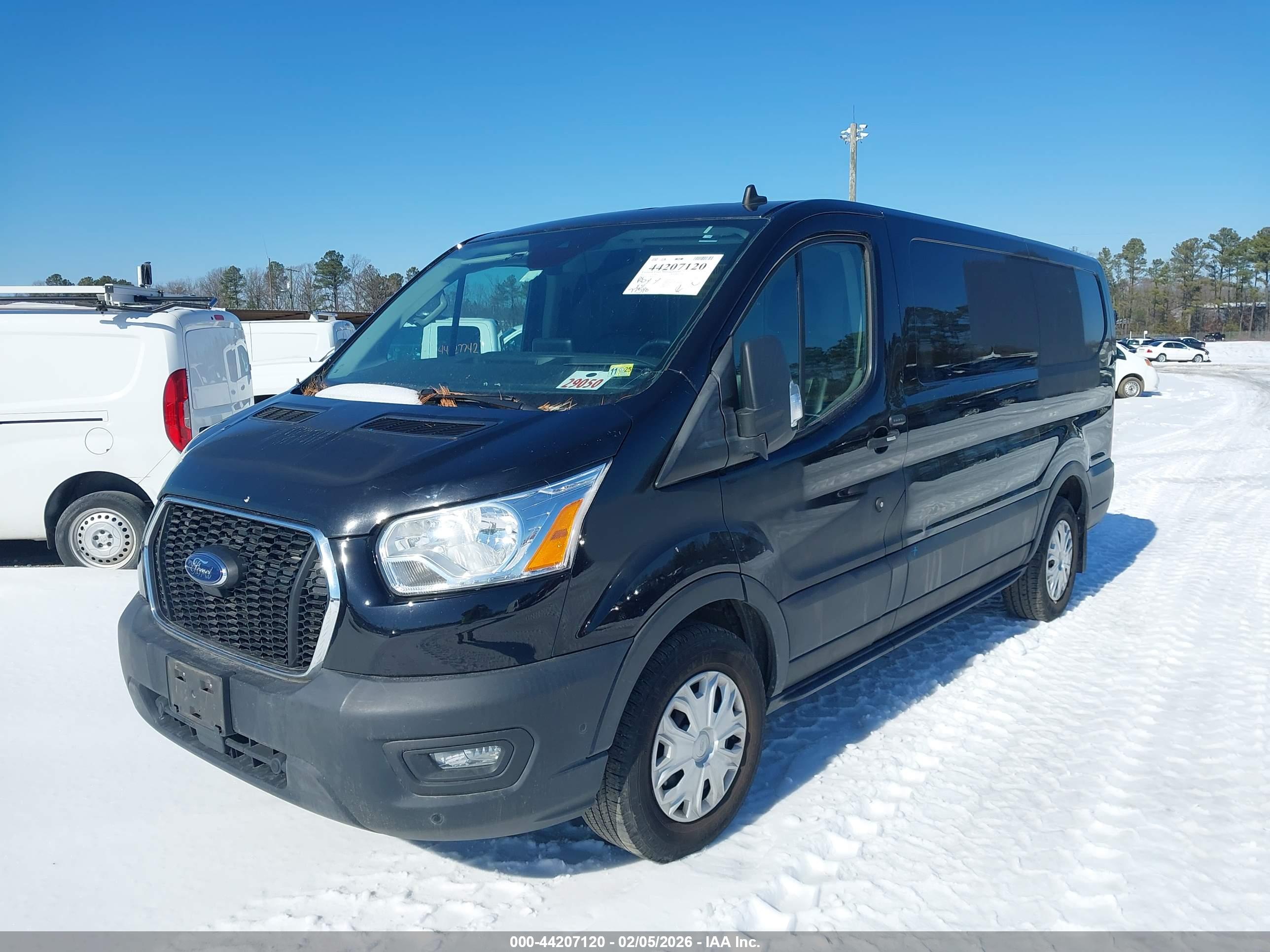 FORD TRANSIT-150 image 2