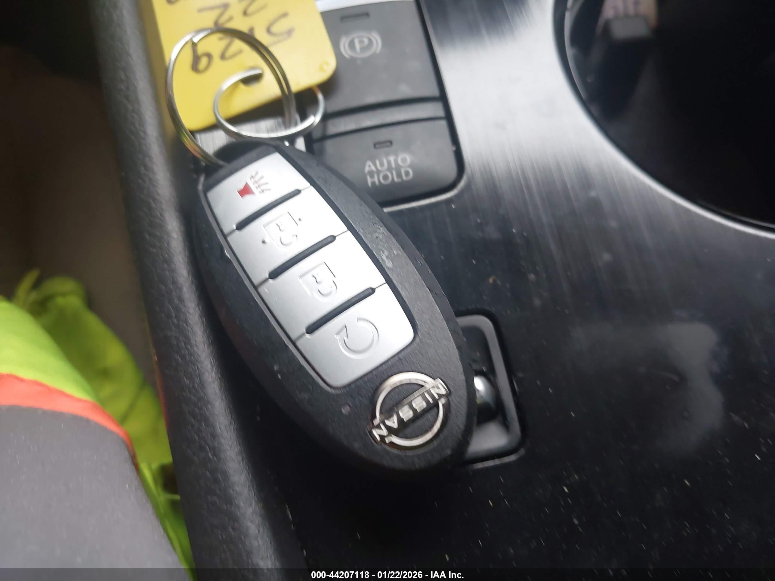 NISSAN ROGUE image 11