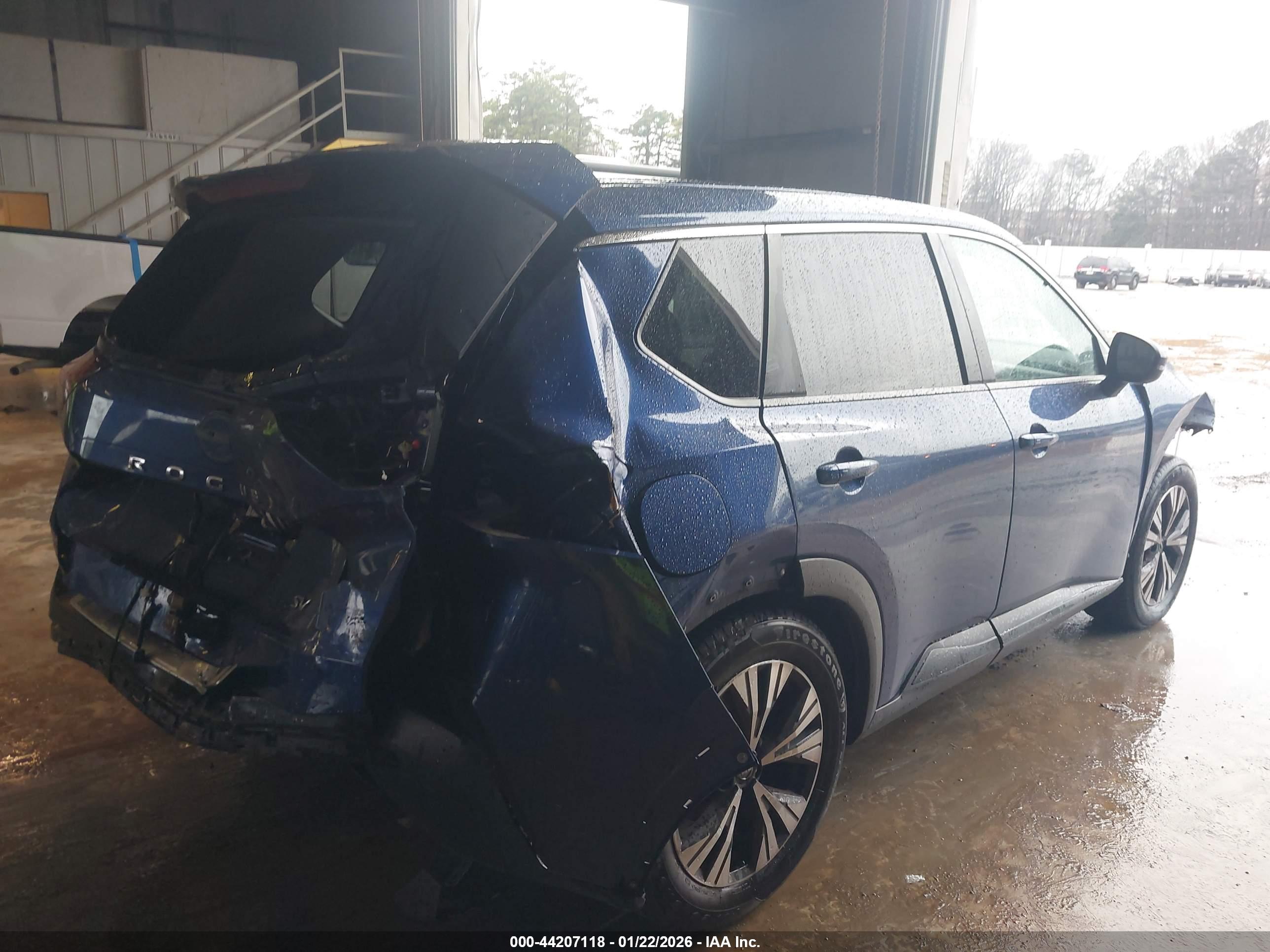 NISSAN ROGUE image 4