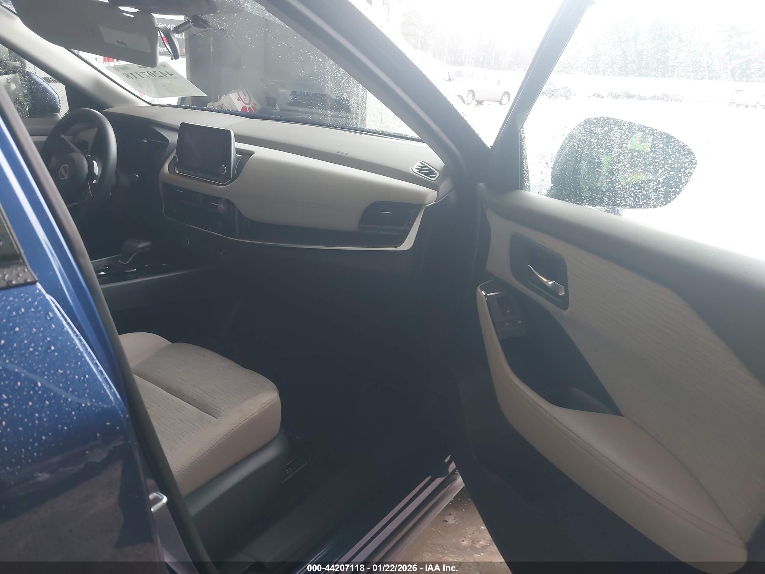 NISSAN ROGUE image 5