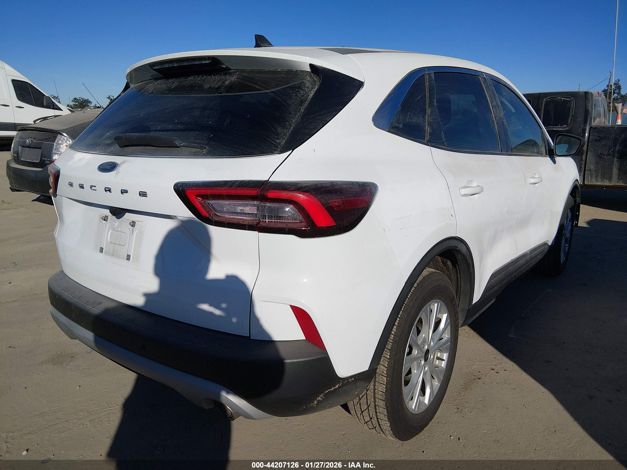 FORD ESCAPE image 4