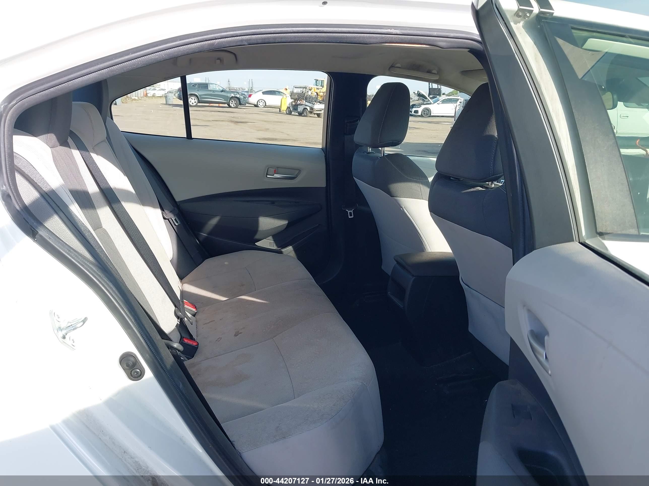 TOYOTA COROLLA image 8
