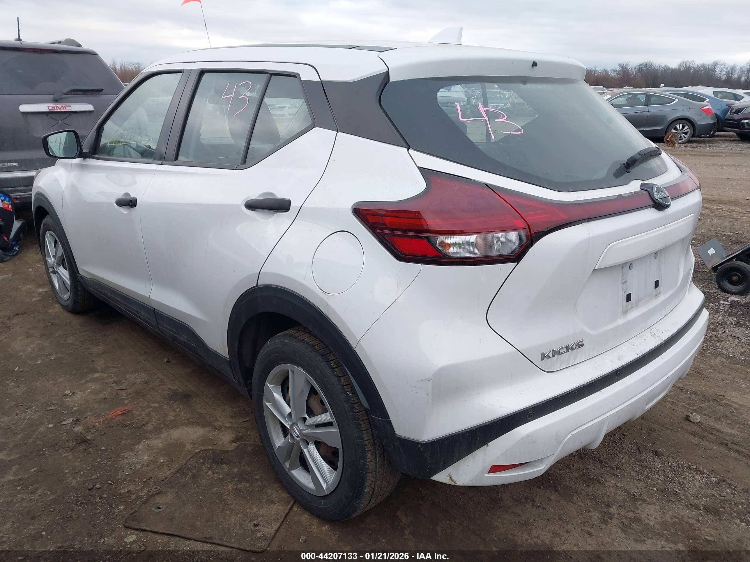 NISSAN KICKS image 3