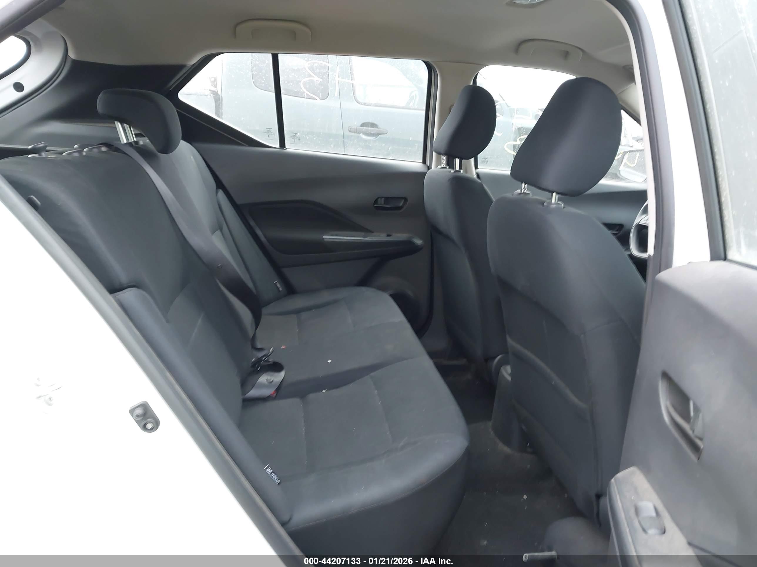 NISSAN KICKS image 8