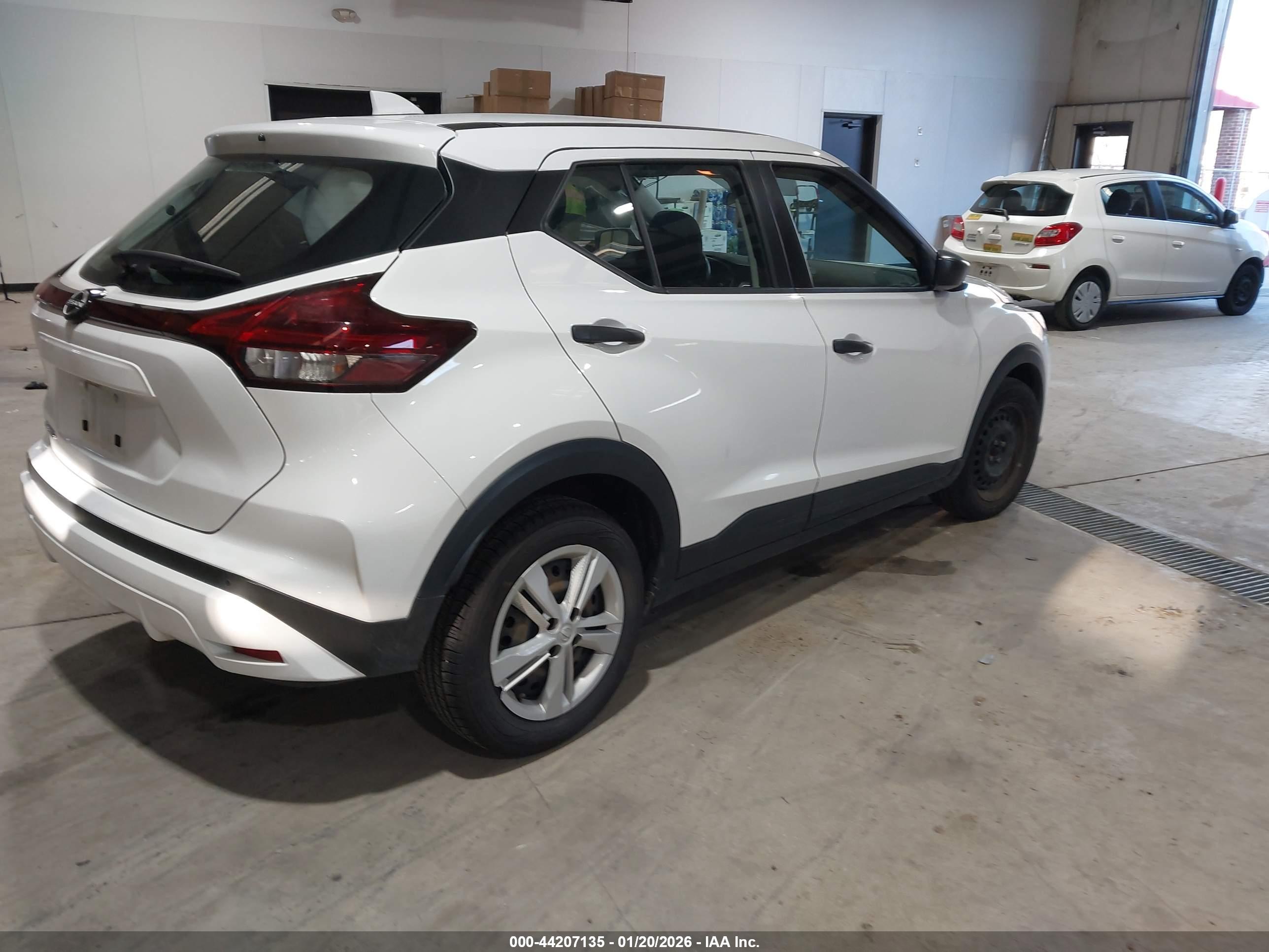 NISSAN KICKS image 4