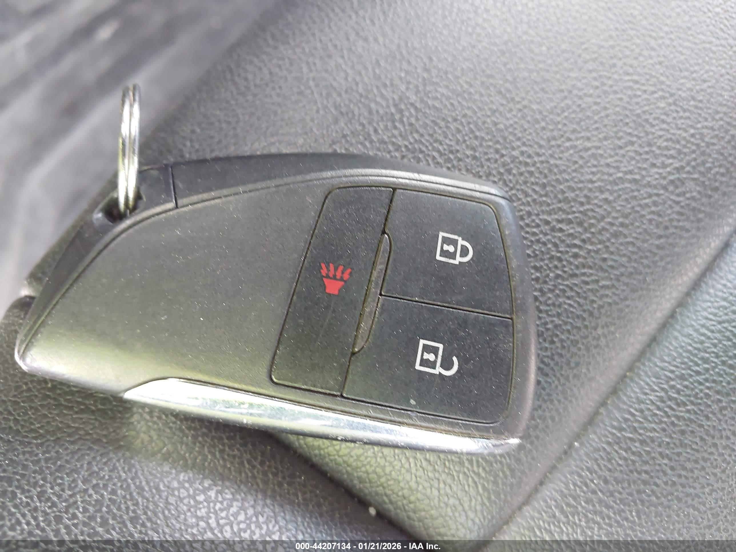 CHEVROLET COLORADO image 11