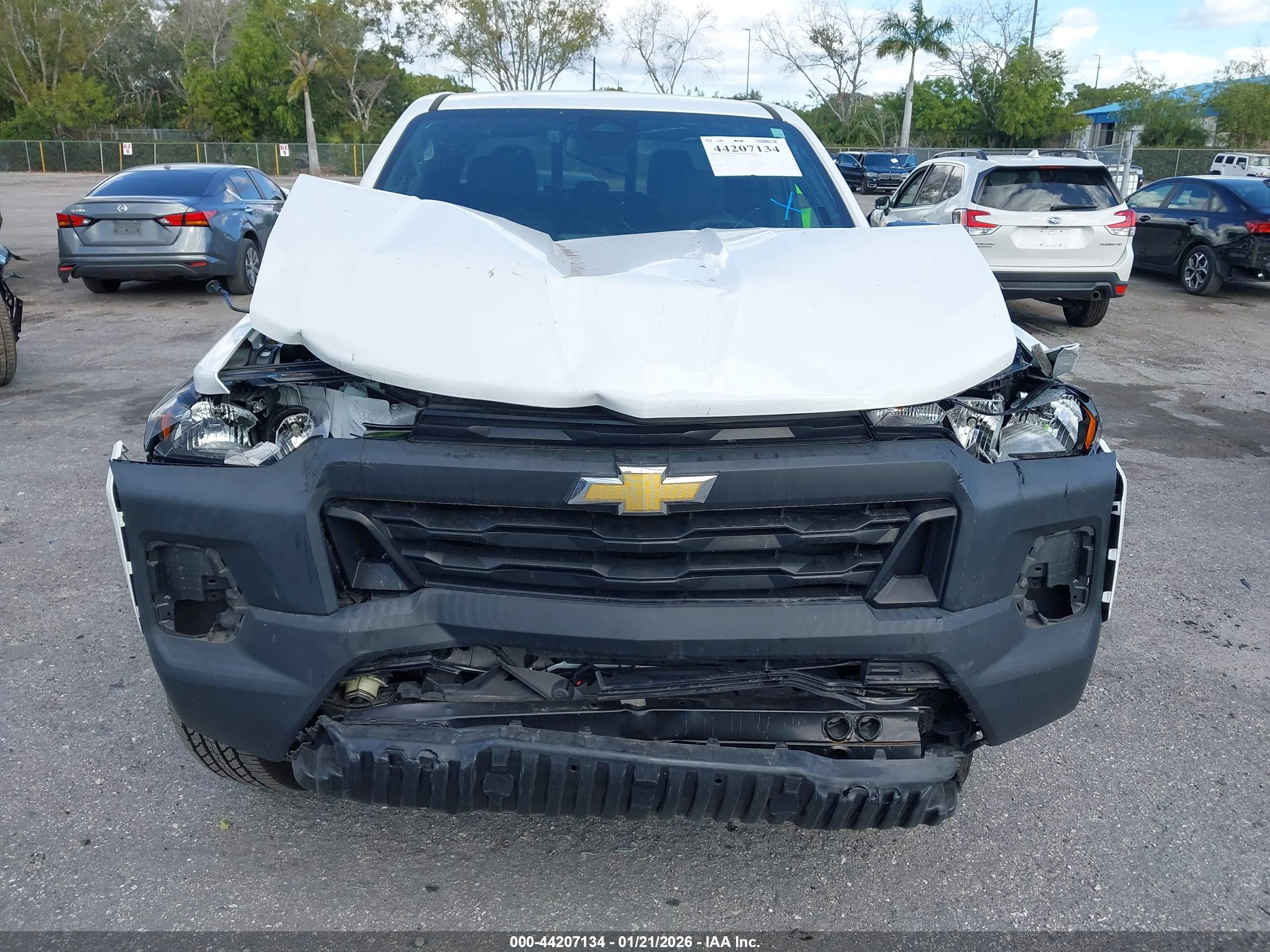CHEVROLET COLORADO image 6