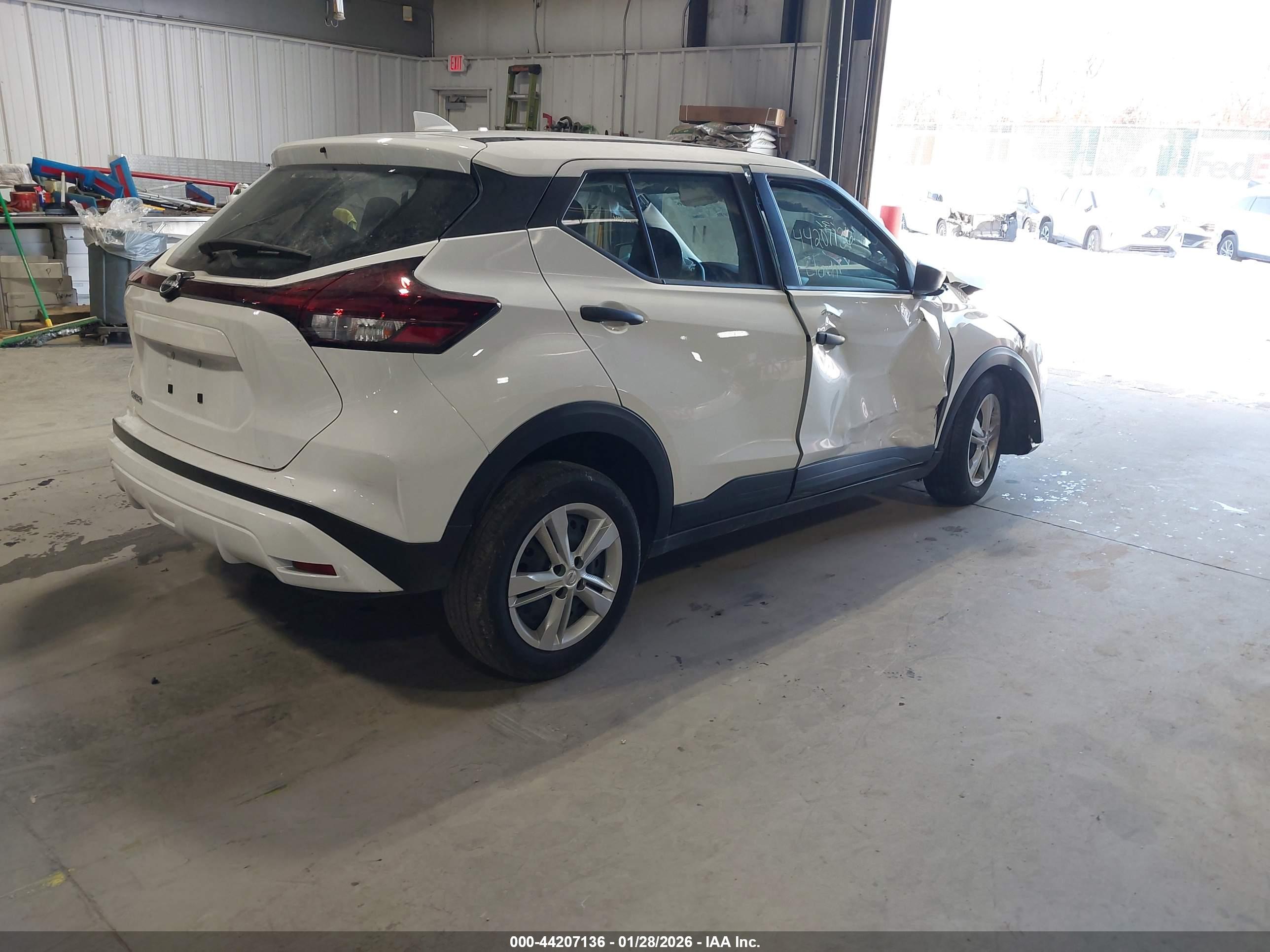 NISSAN KICKS image 4