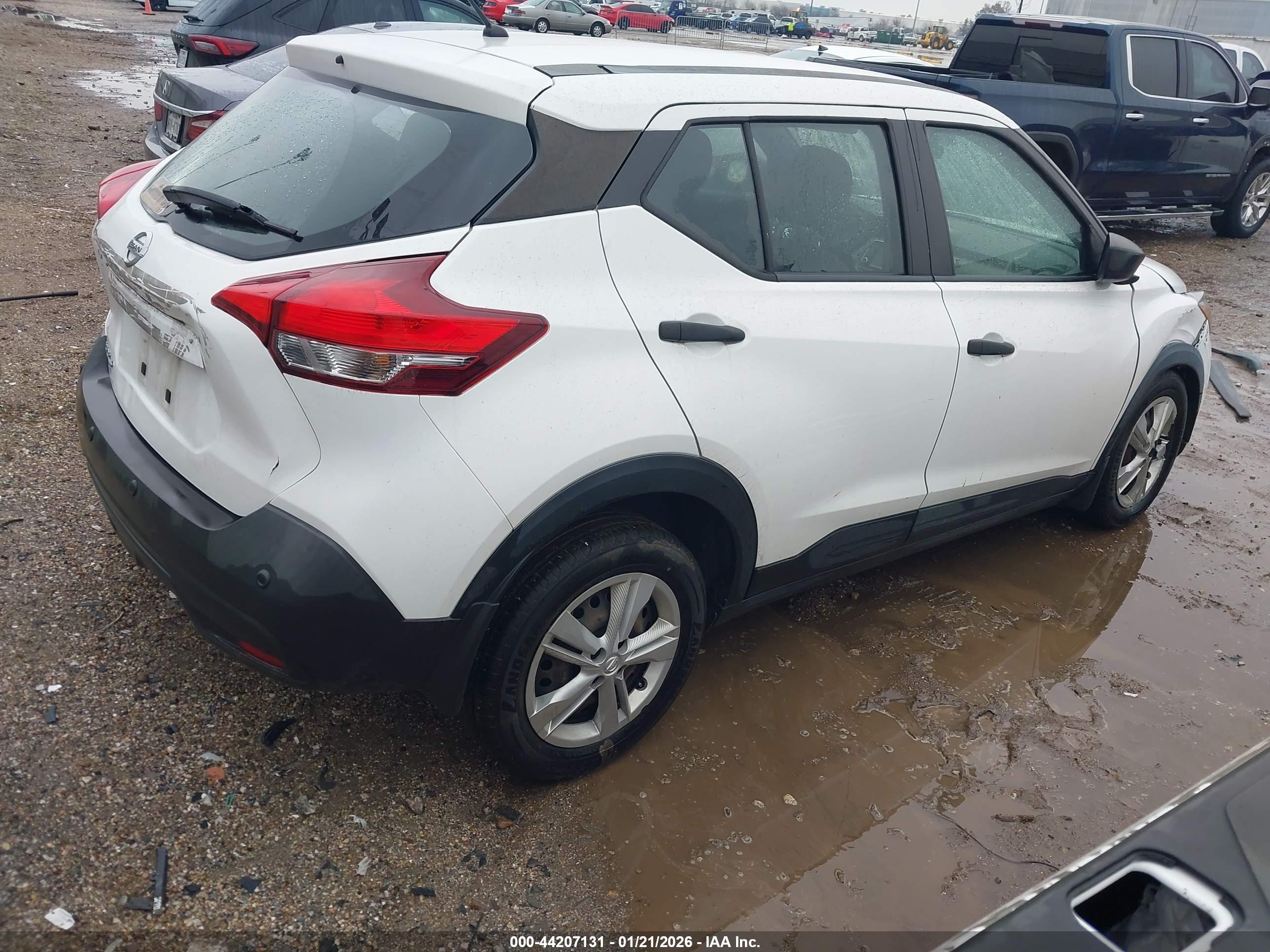 NISSAN KICKS image 4