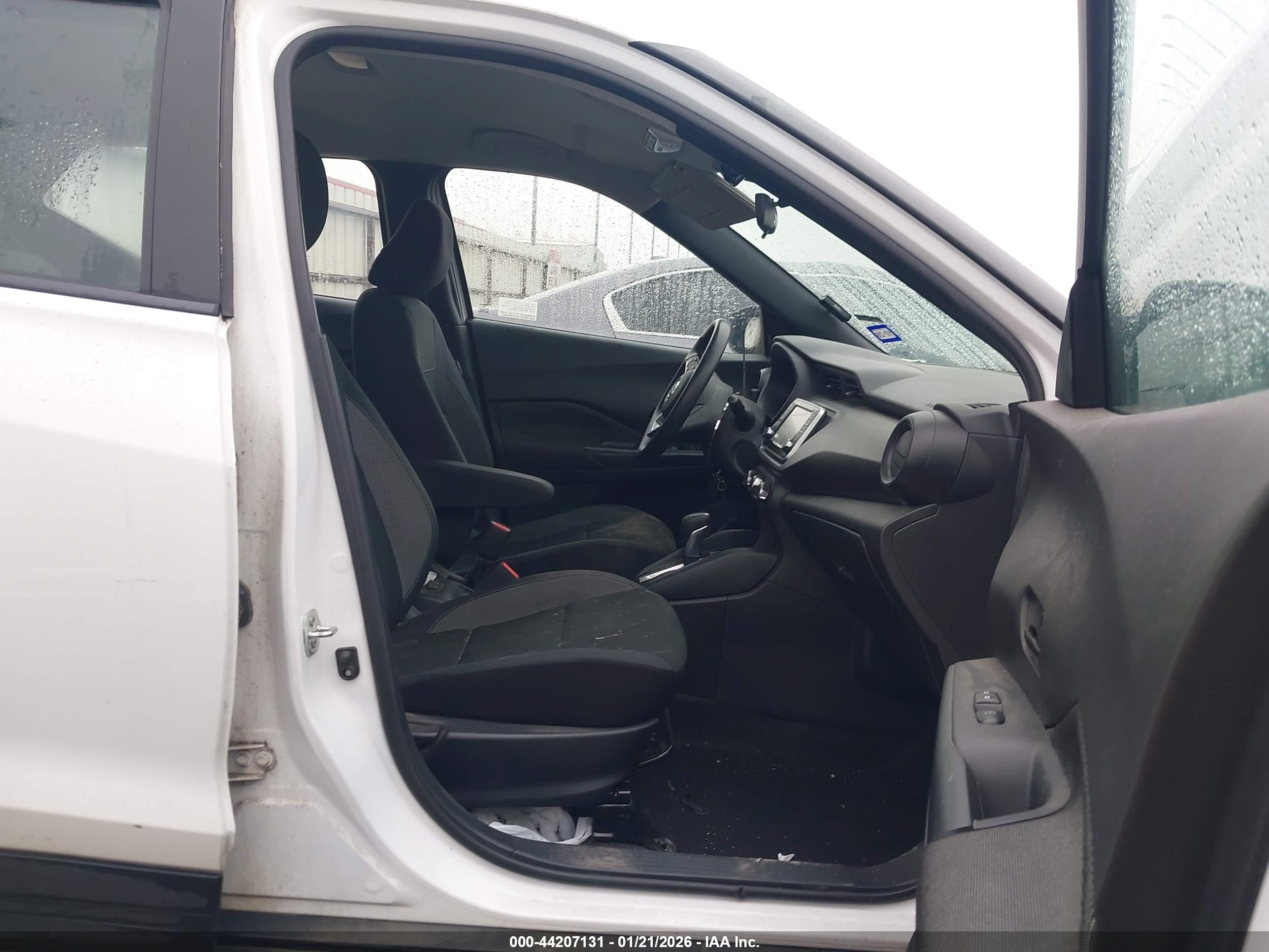NISSAN KICKS image 5