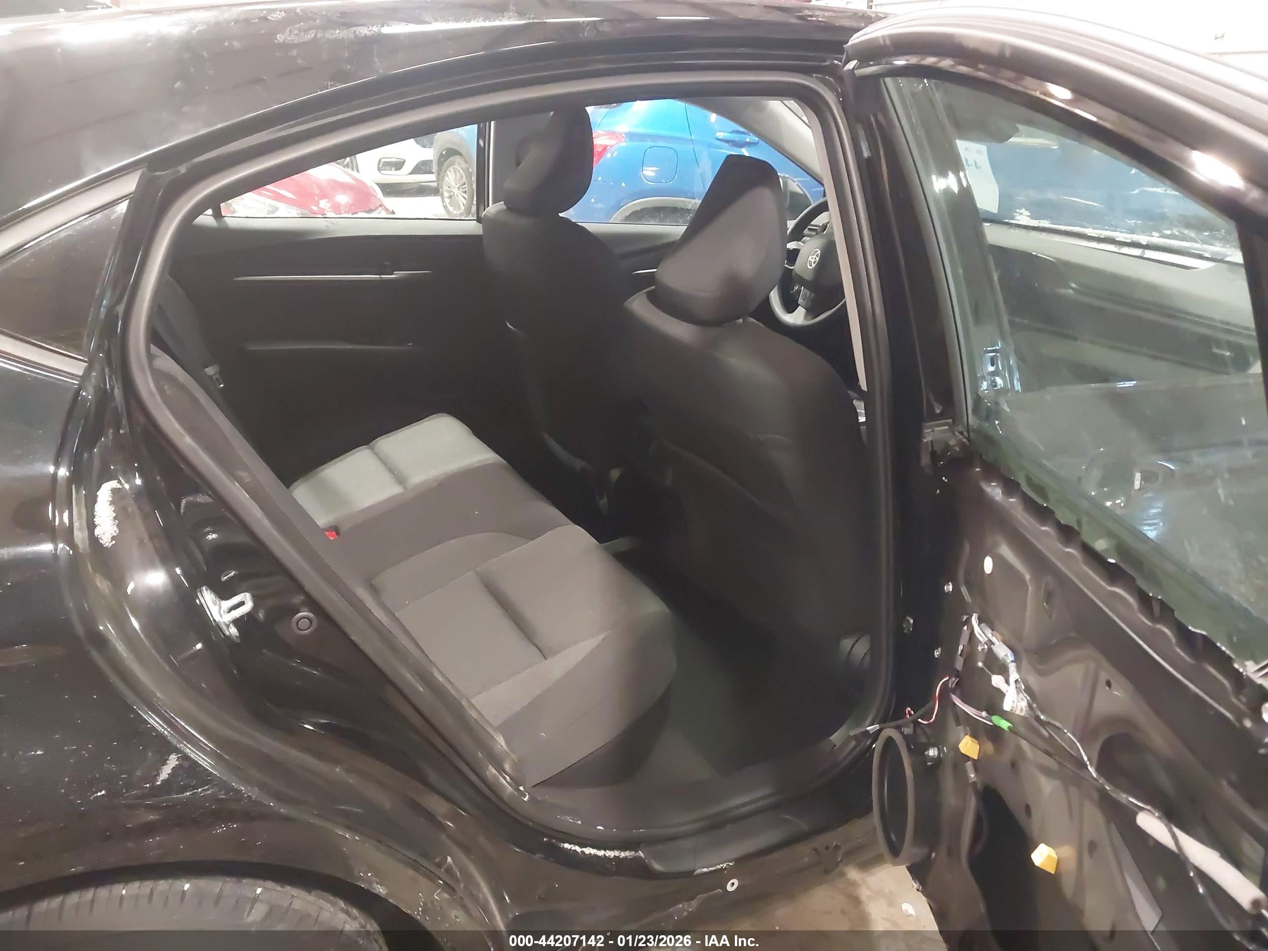 TOYOTA CAMRY image 8