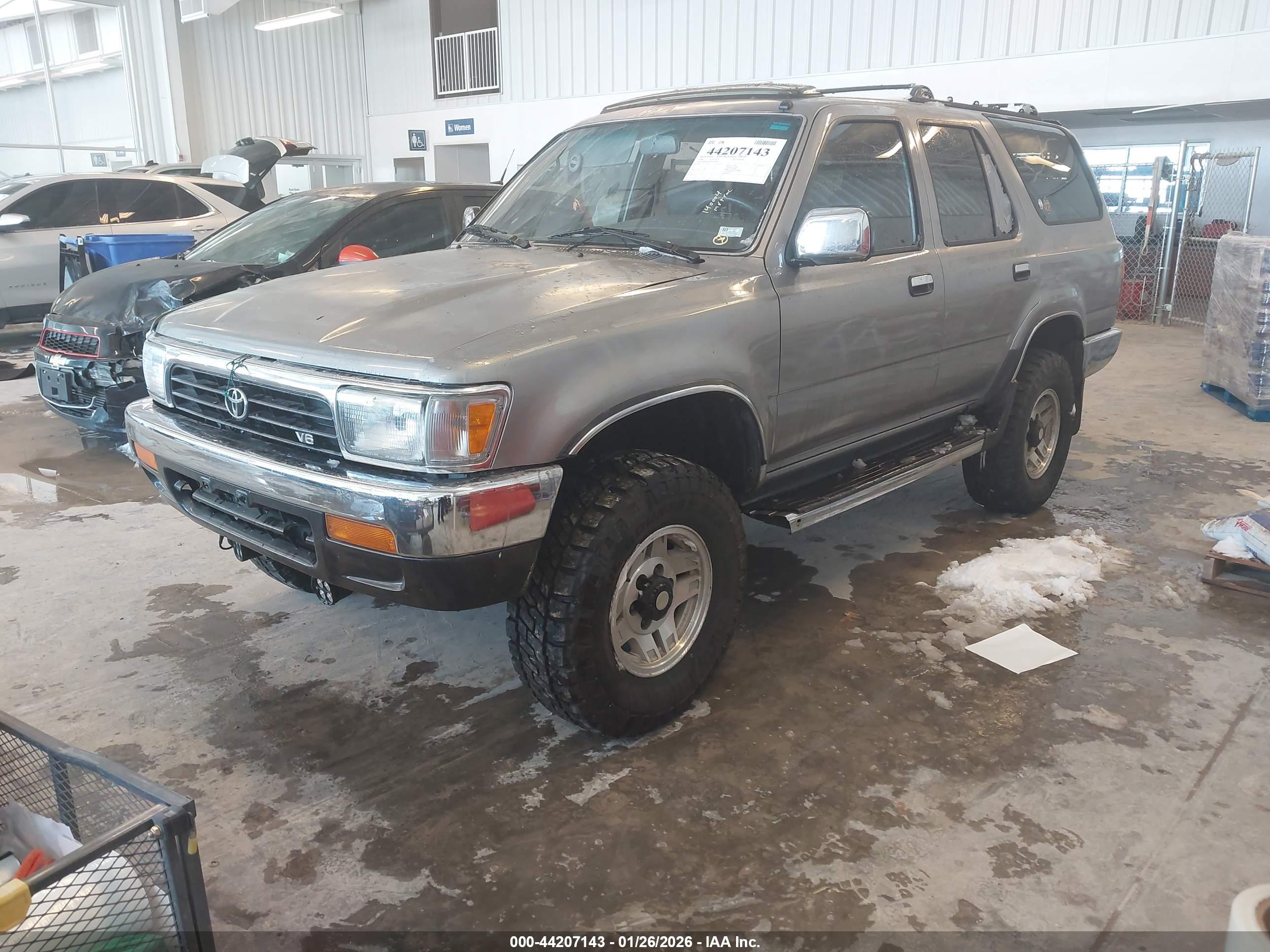 TOYOTA 4RUNNER image 2