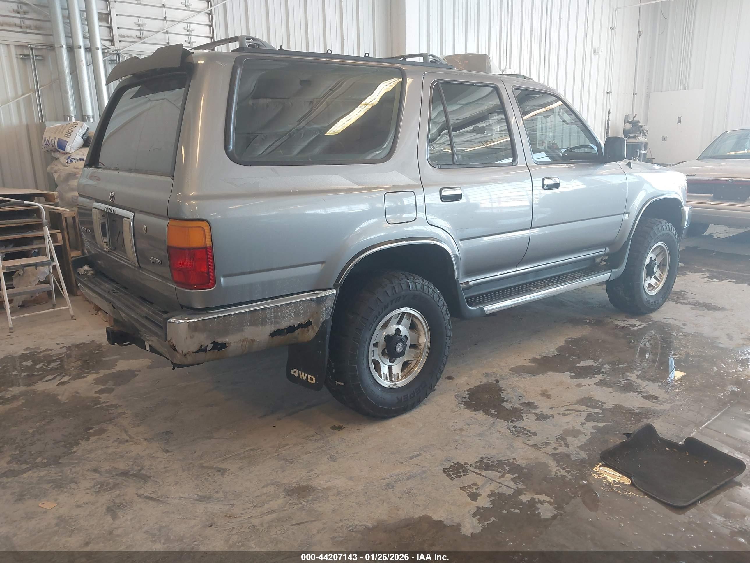 TOYOTA 4RUNNER image 4