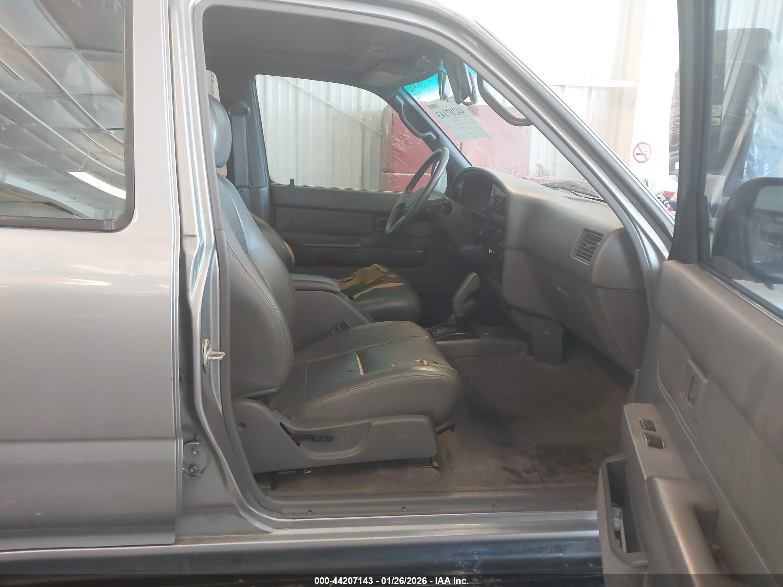 TOYOTA 4RUNNER image 5