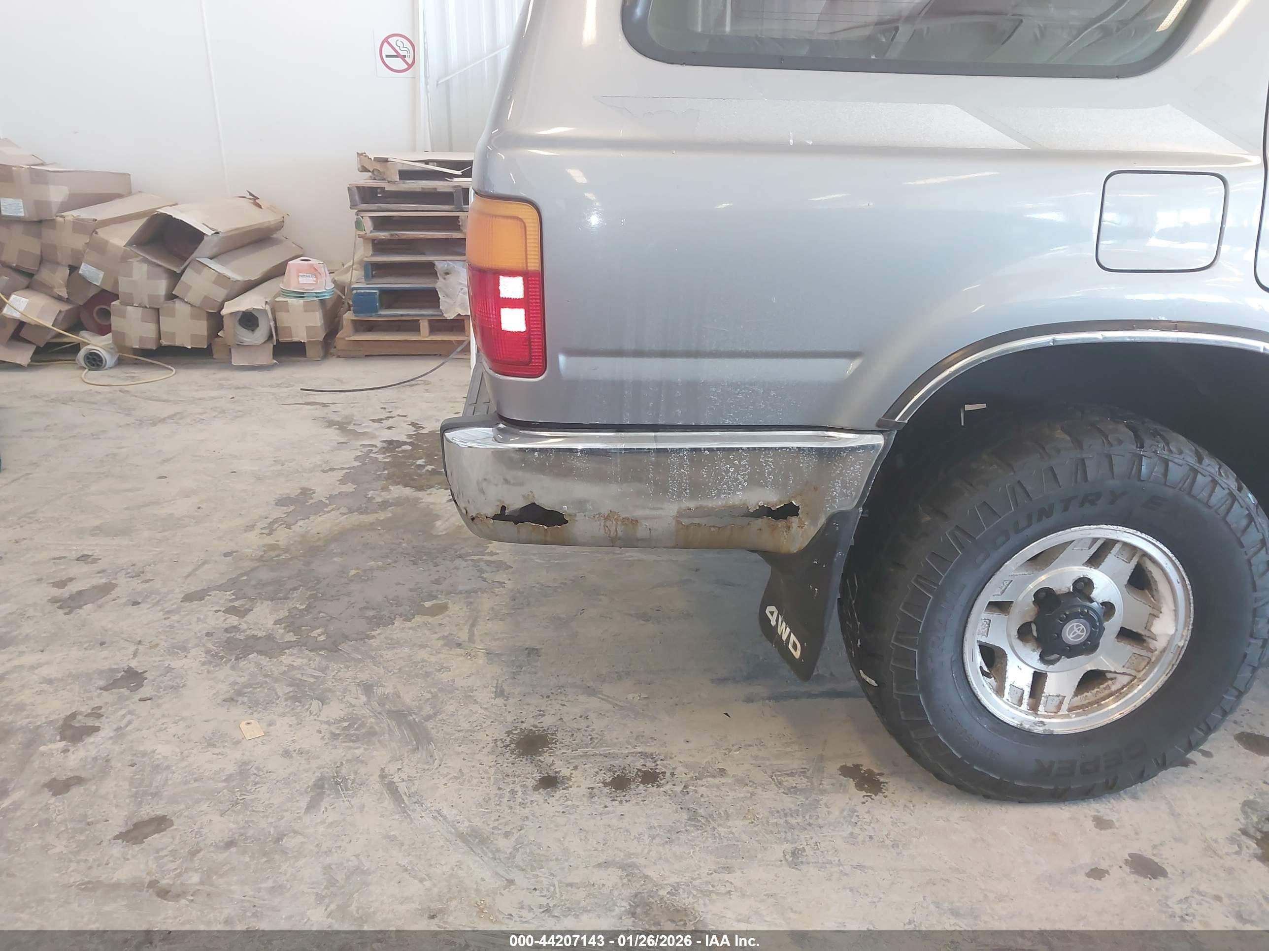 TOYOTA 4RUNNER image 6