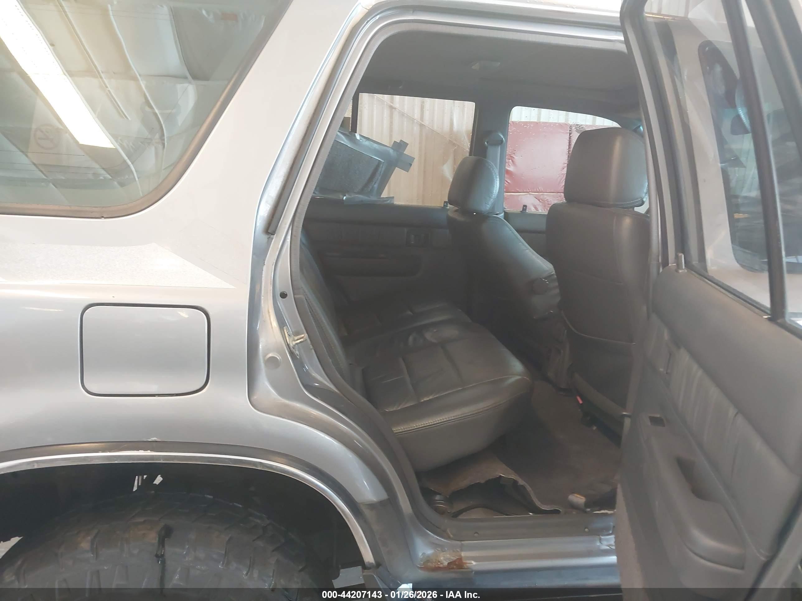 TOYOTA 4RUNNER image 8