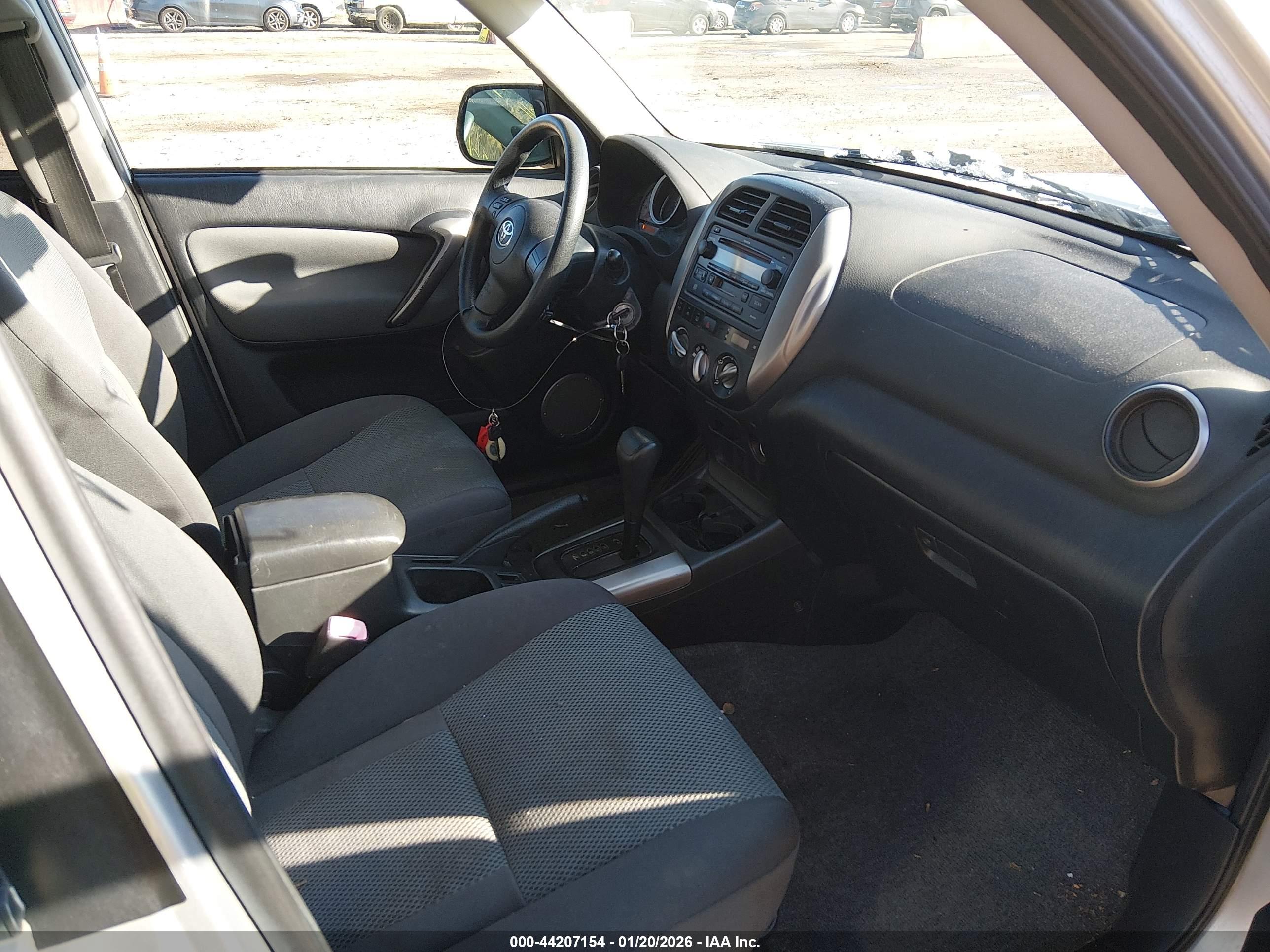 TOYOTA RAV4 image 5