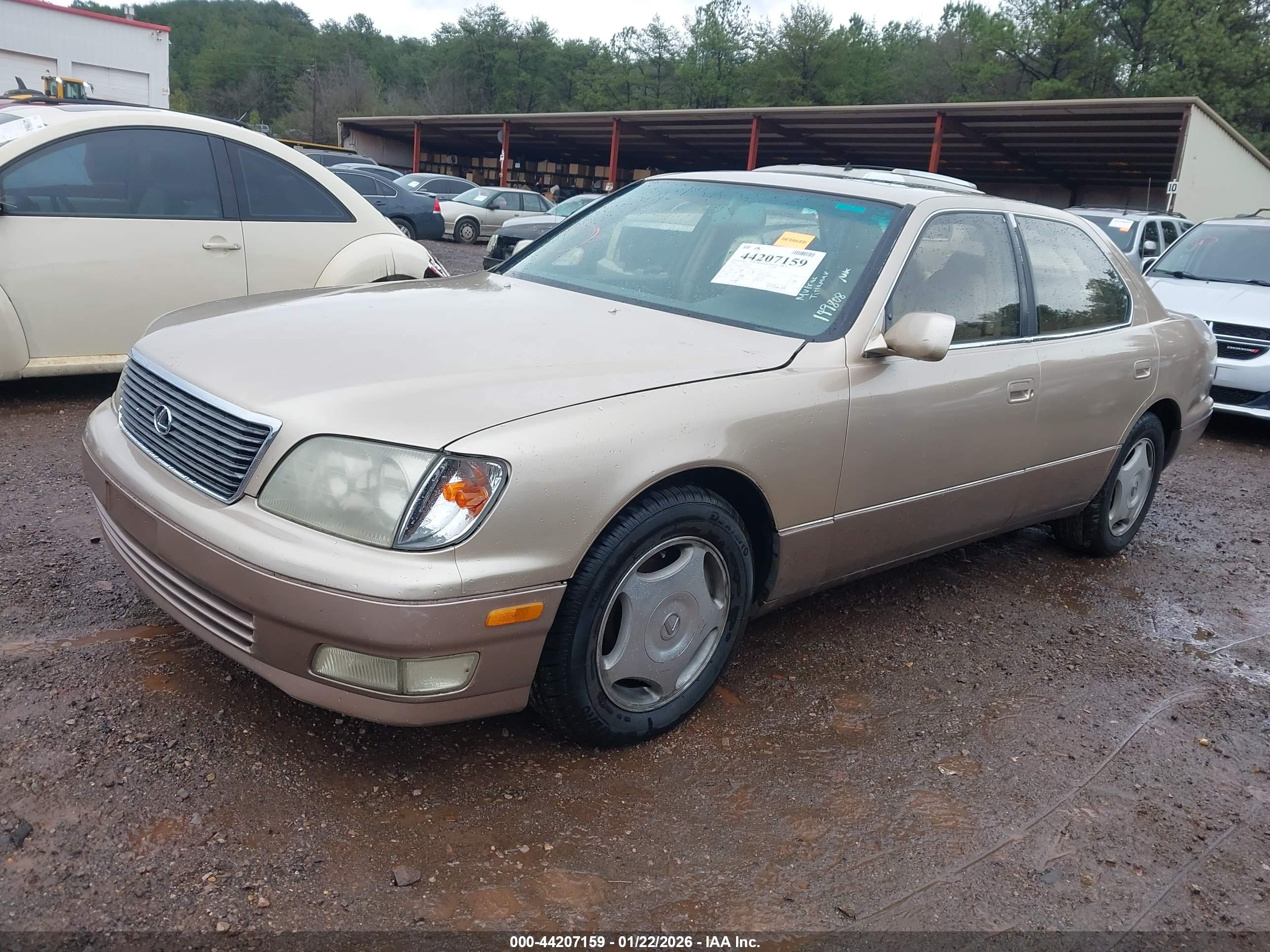 LEXUS LS image 2