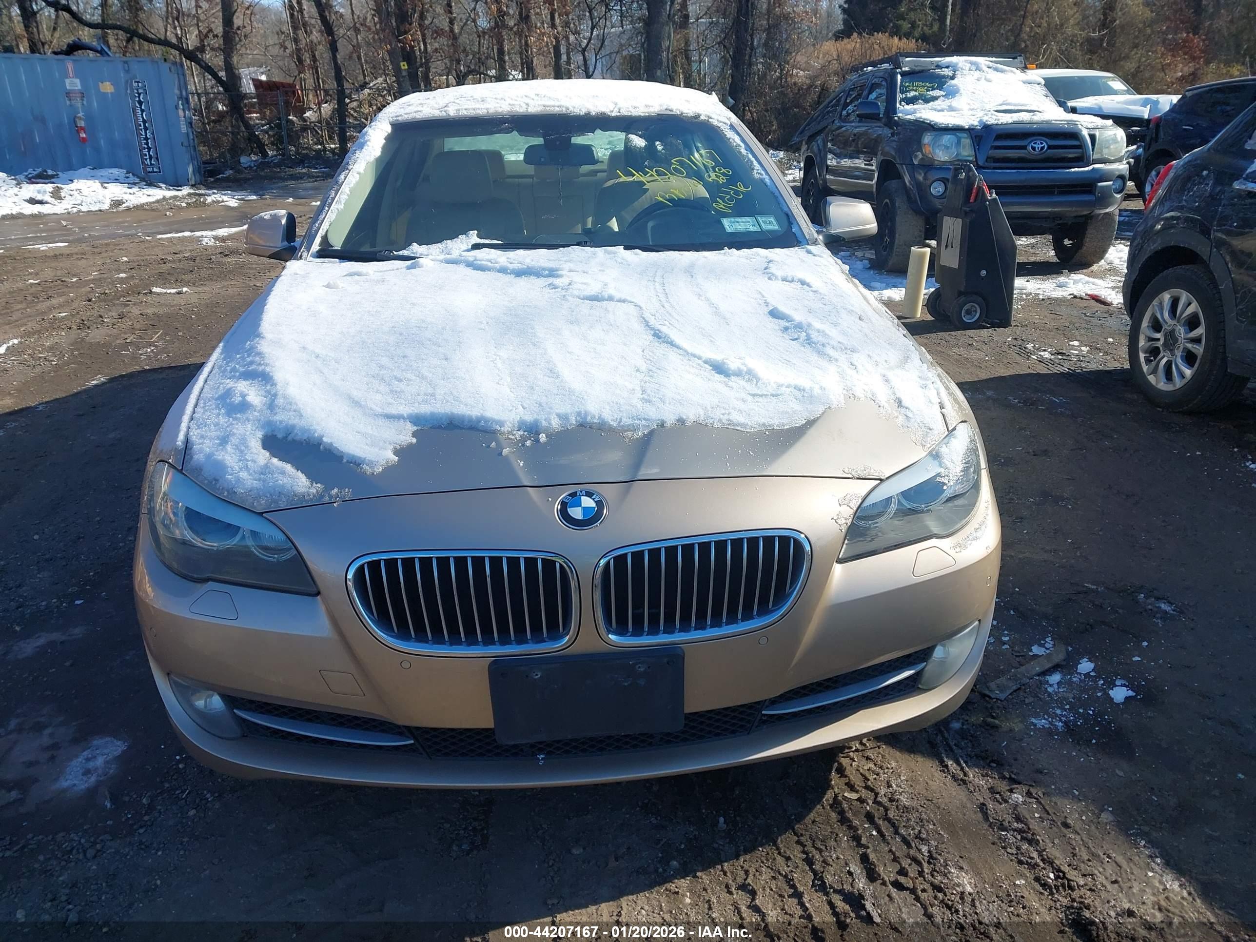 BMW 528I image 6