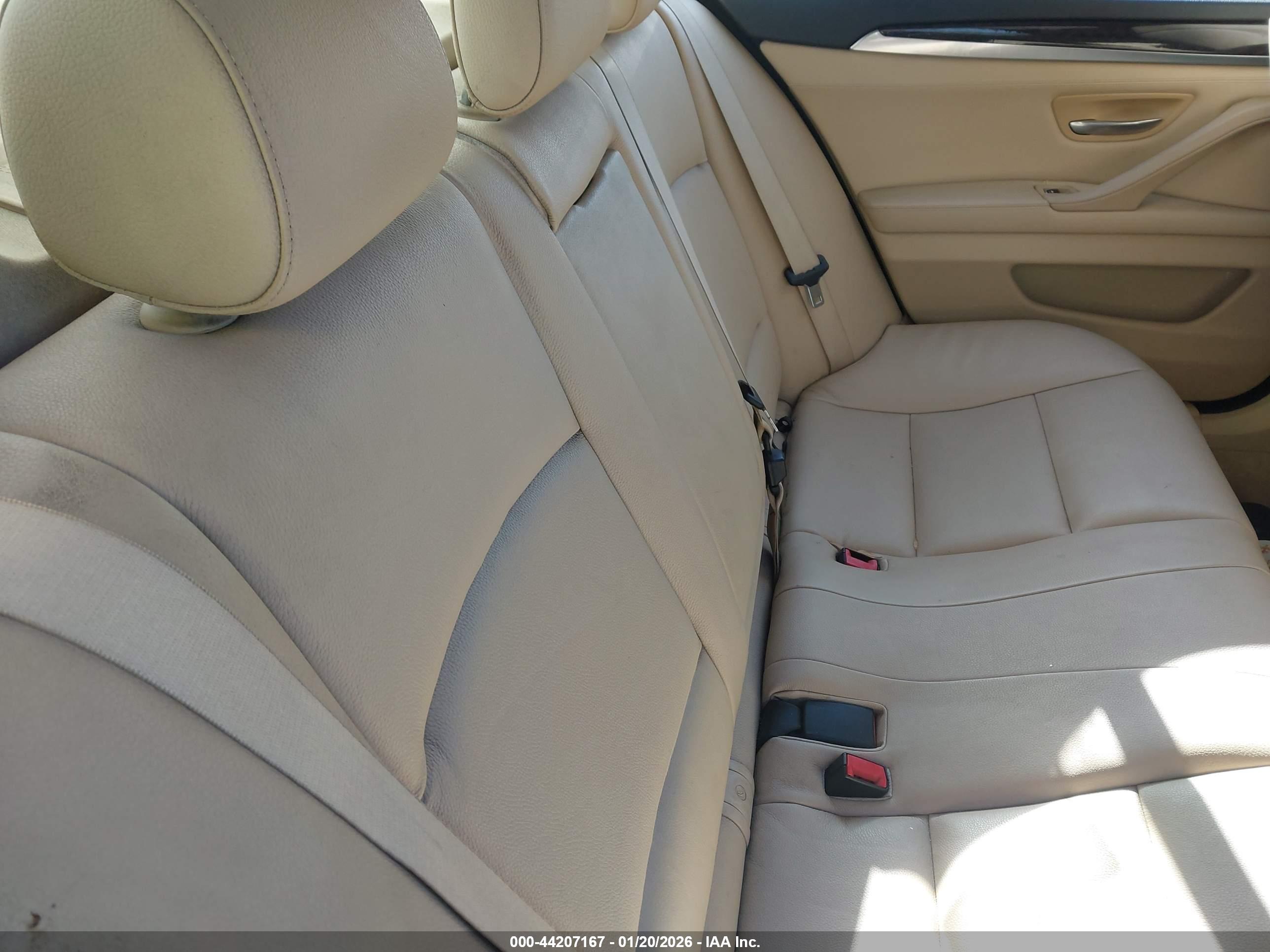BMW 528I image 8
