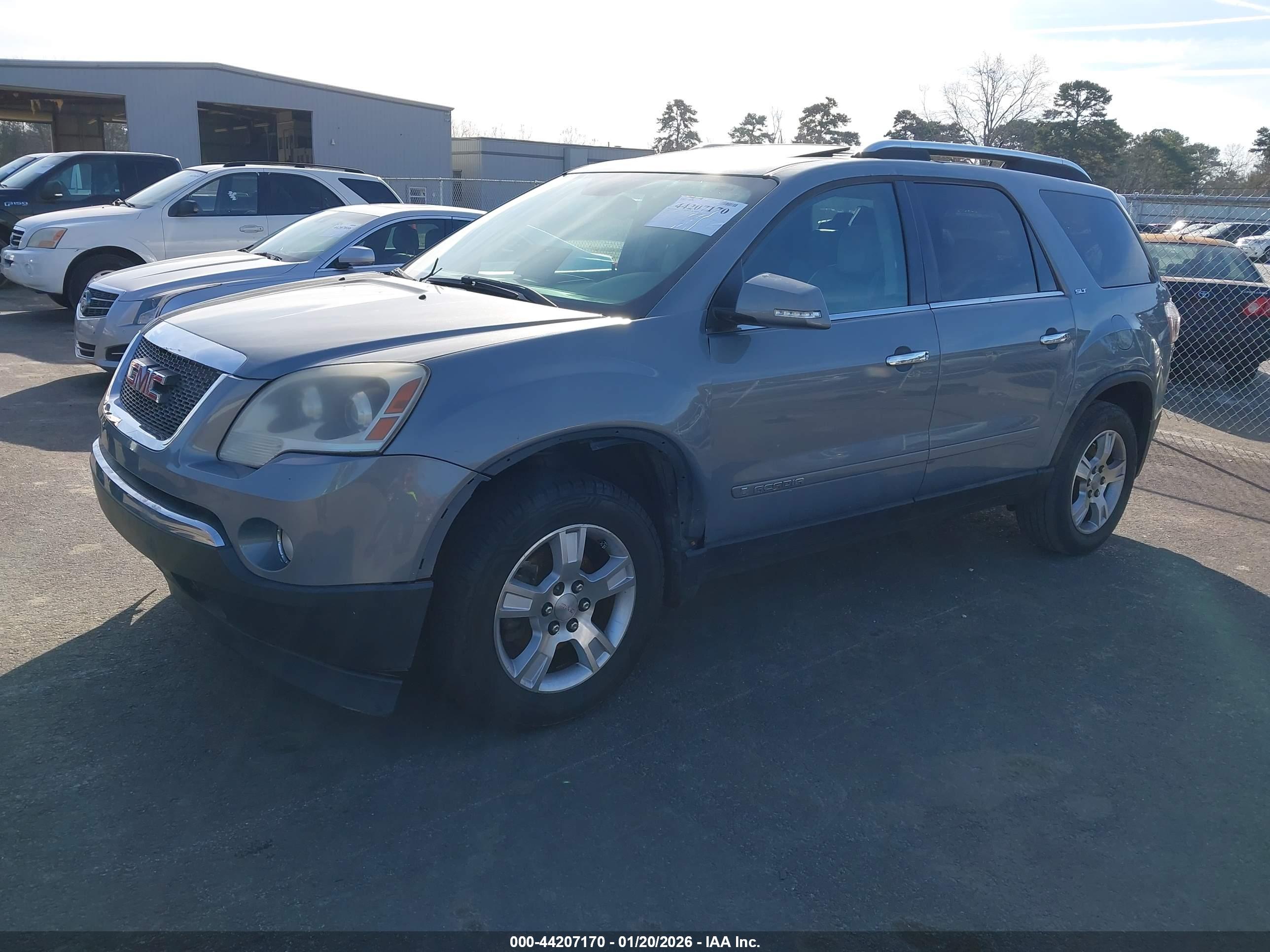 GMC ACADIA image 2