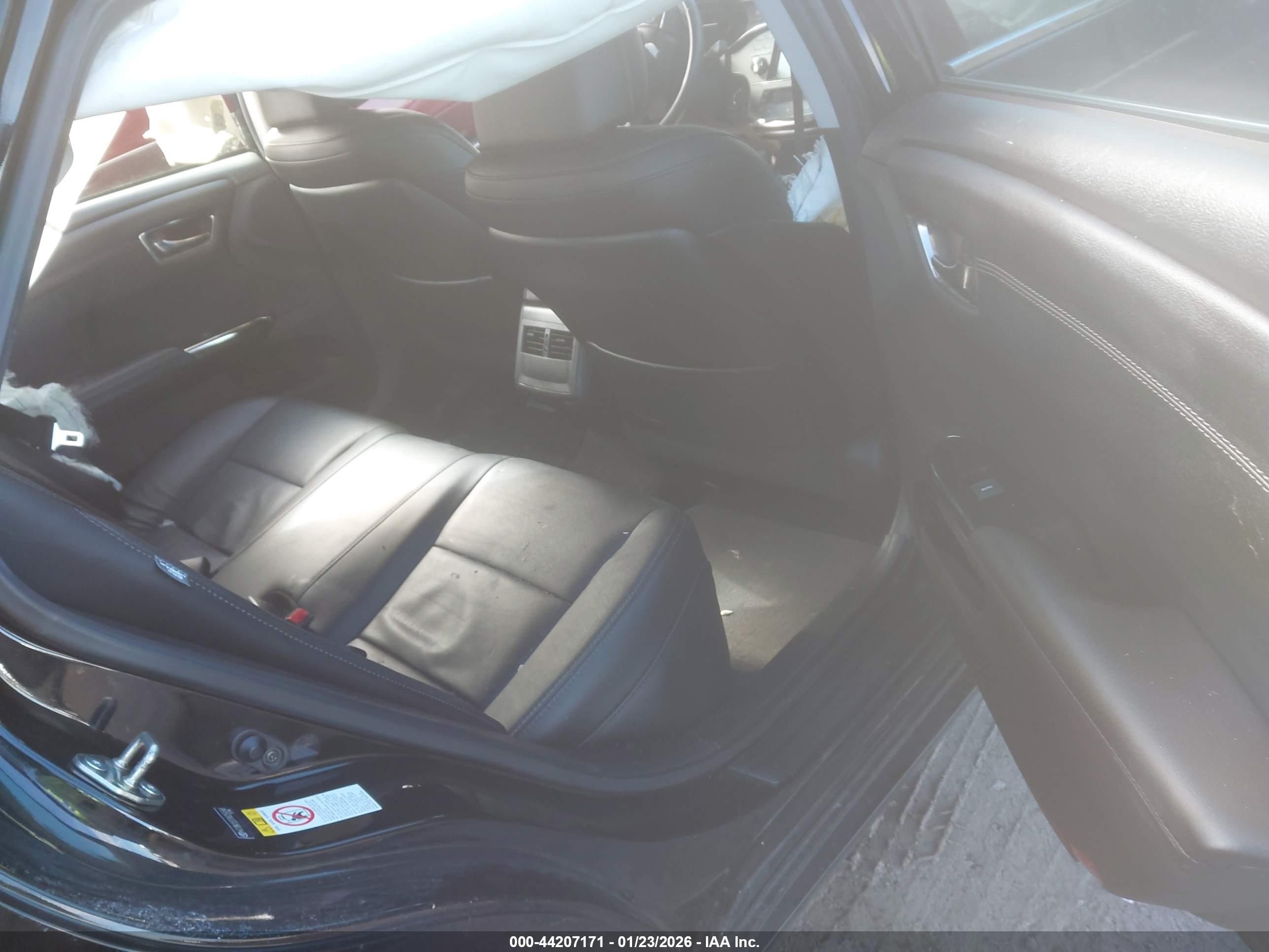 TOYOTA AVALON image 8