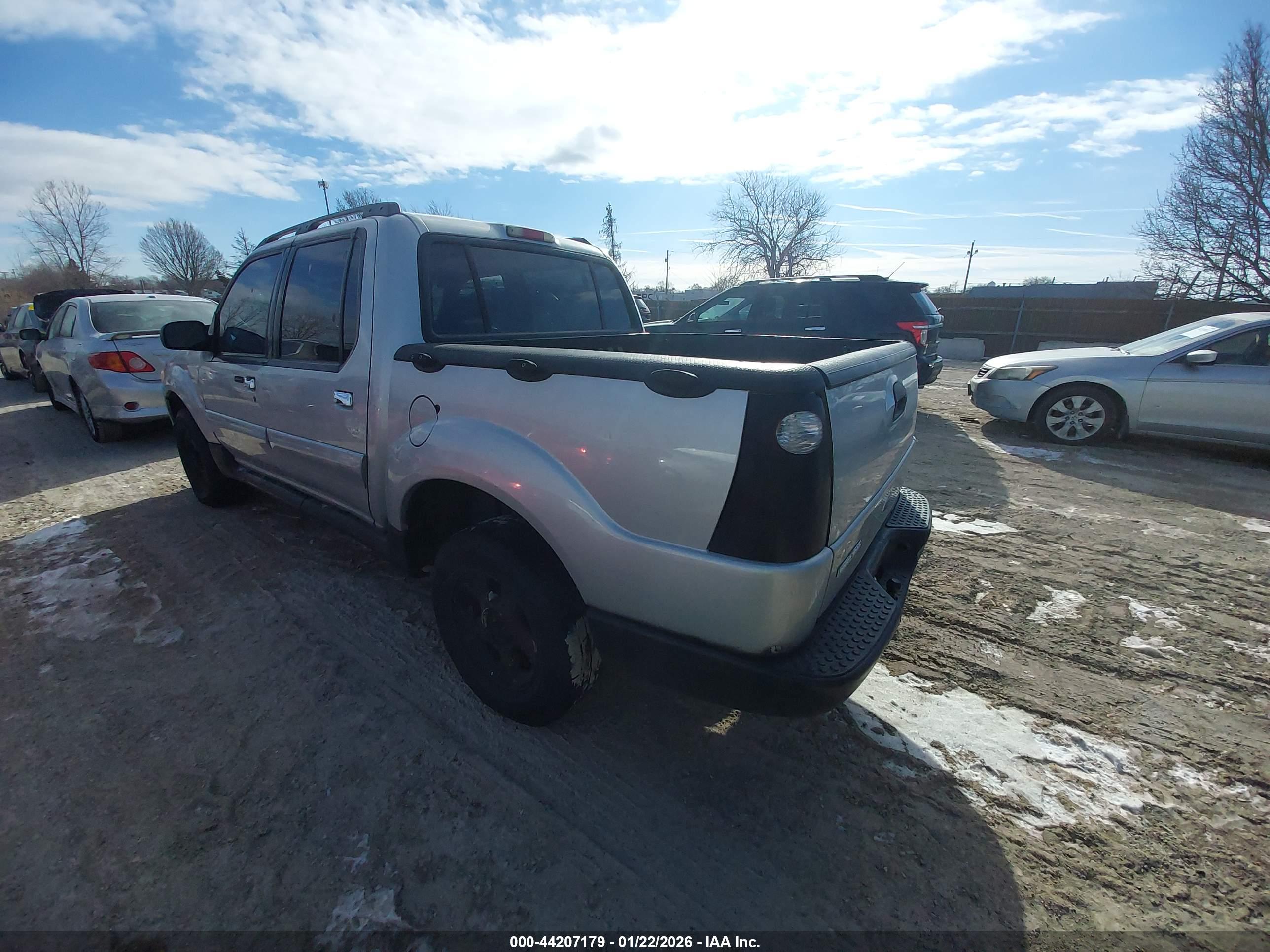 FORD EXPLORER image 3