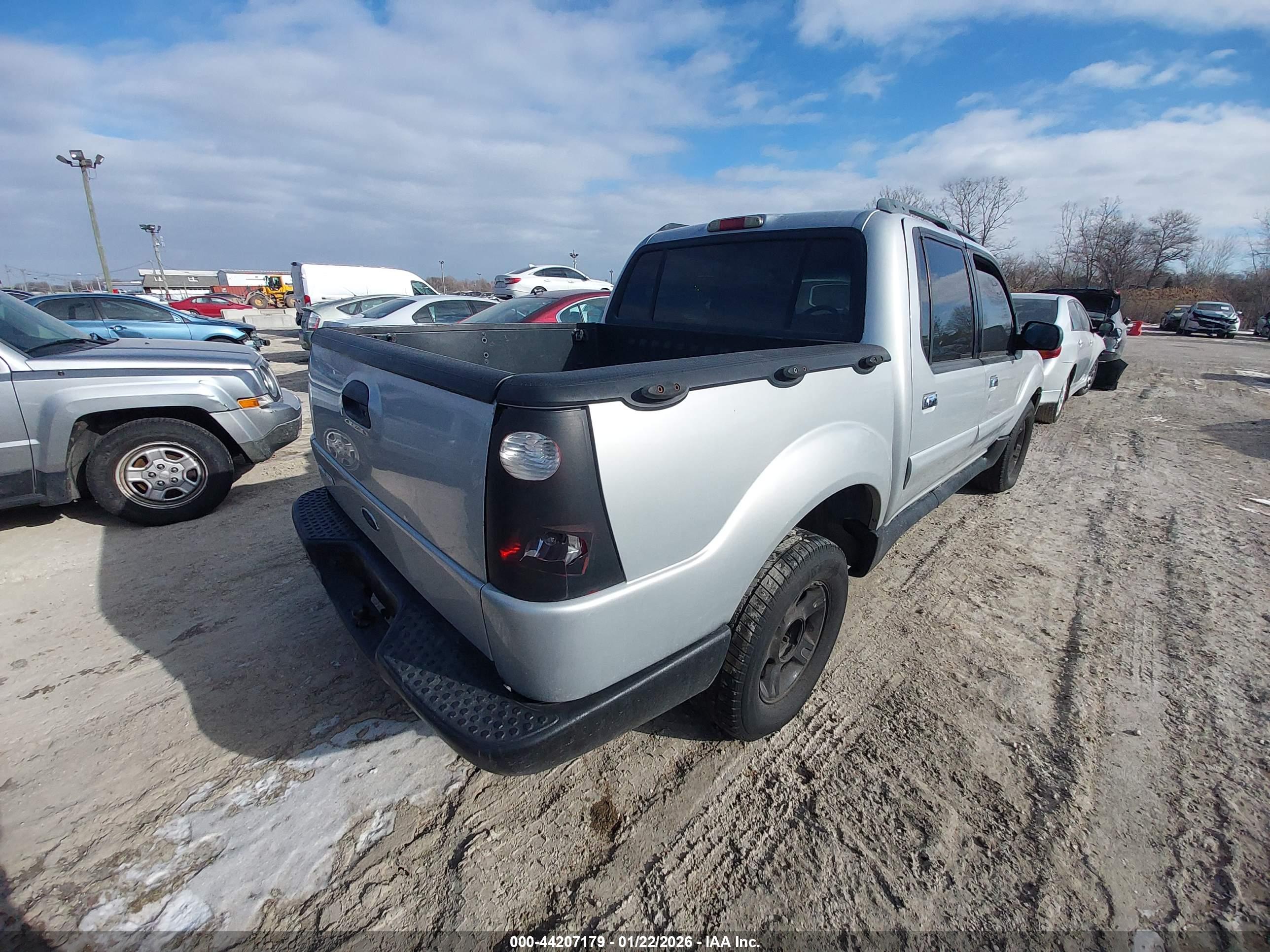 FORD EXPLORER image 4