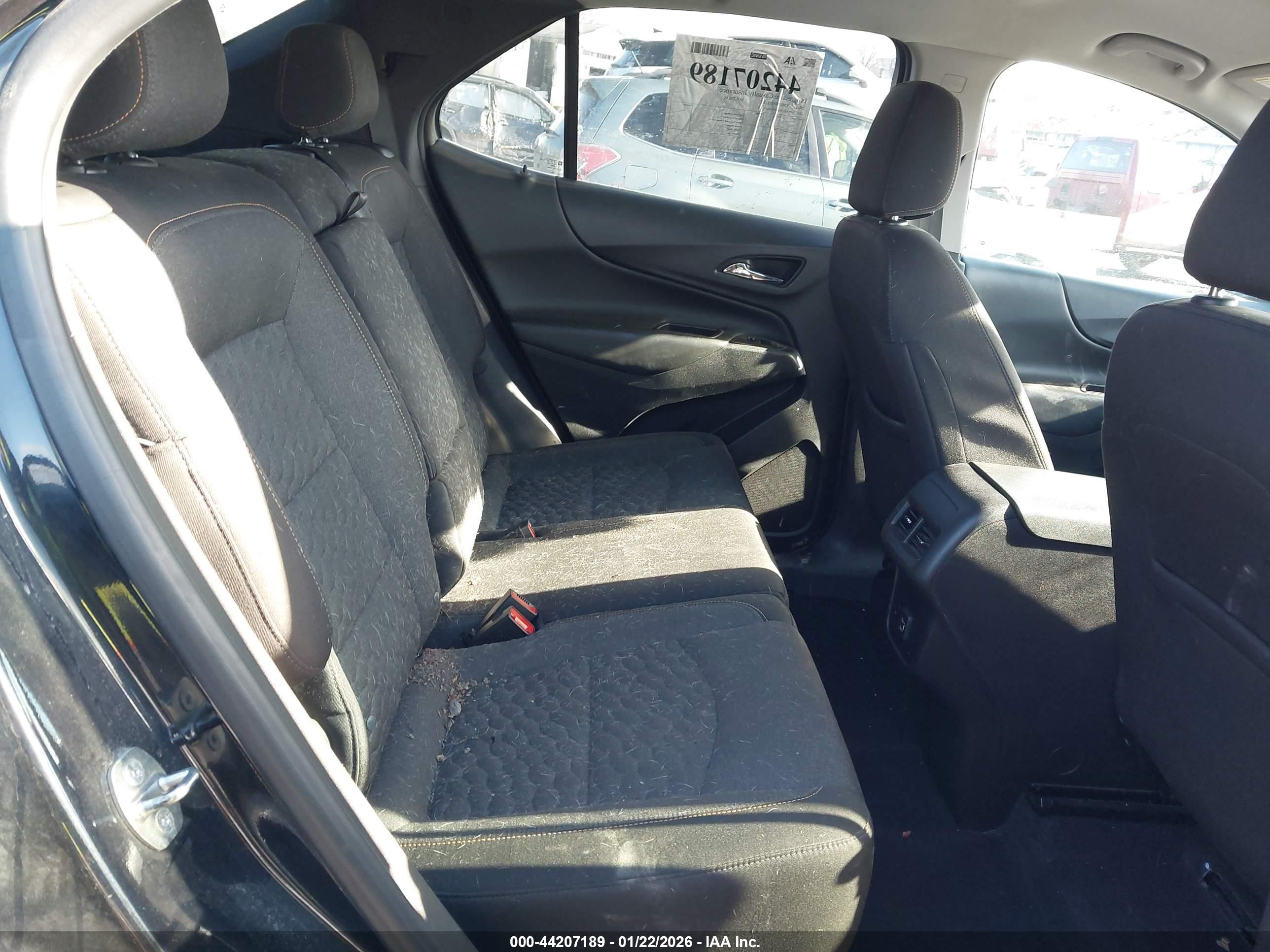 CHEVROLET EQUINOX image 8