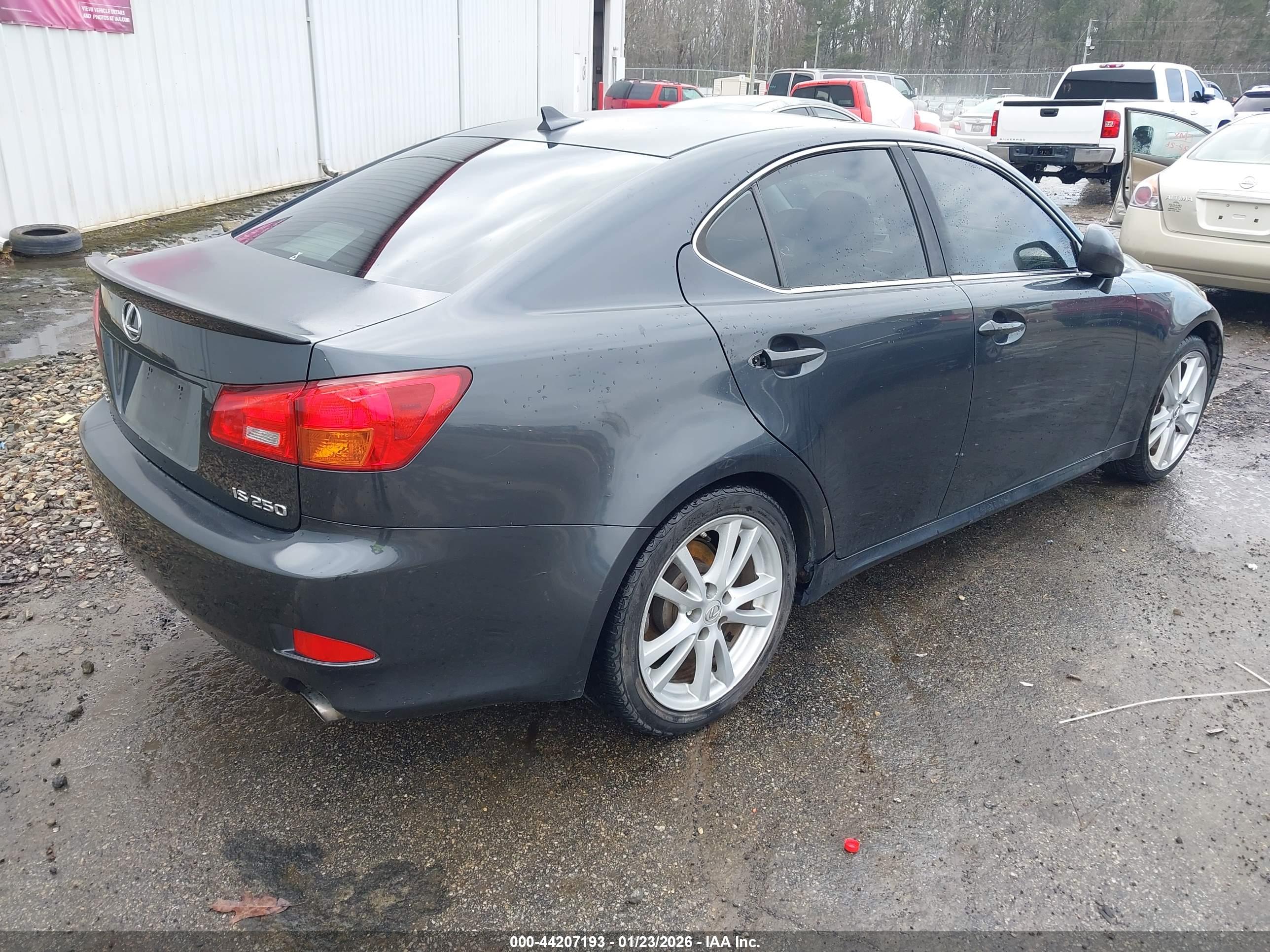 LEXUS IS image 4