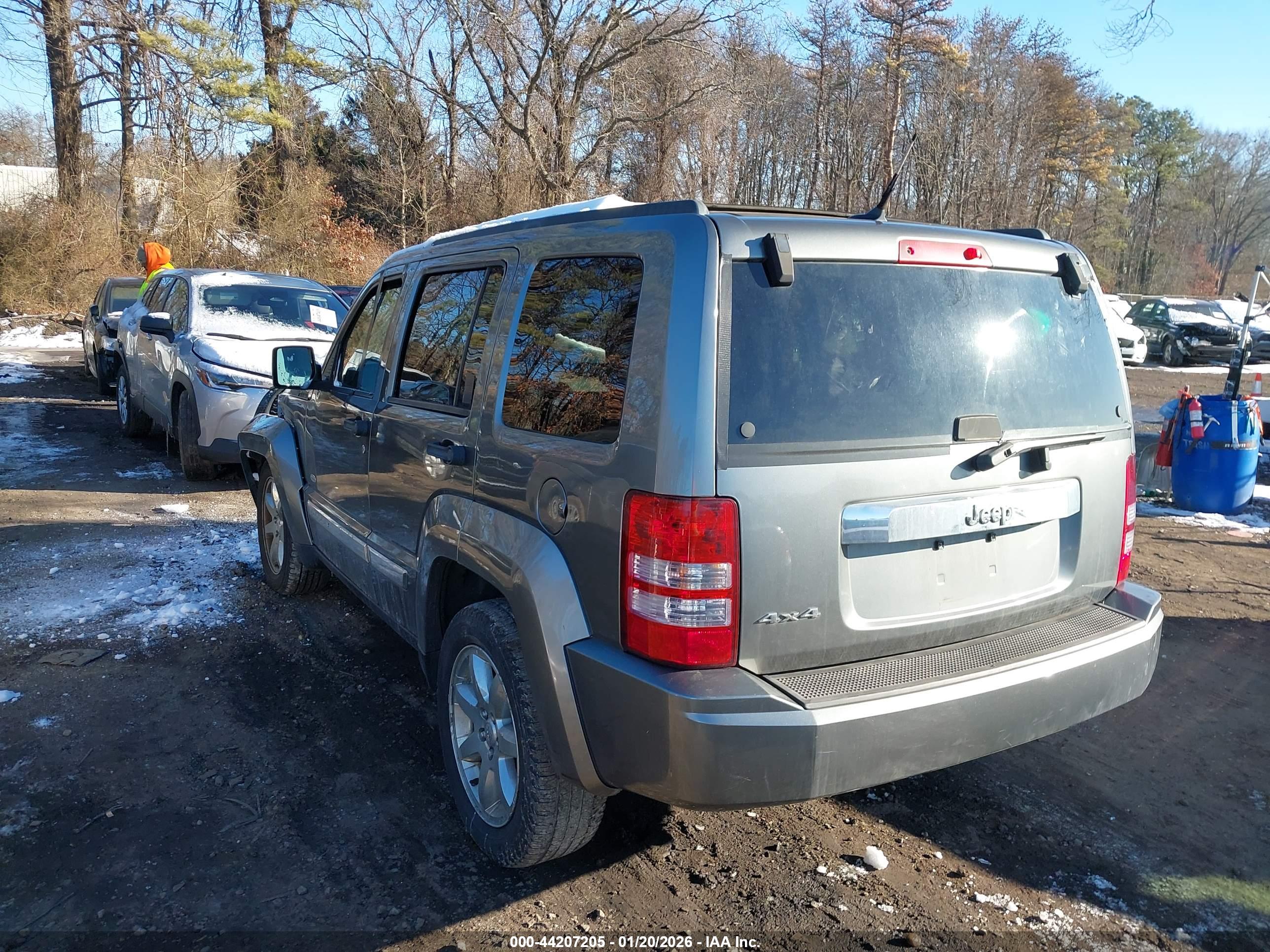 JEEP LIBERTY image 3
