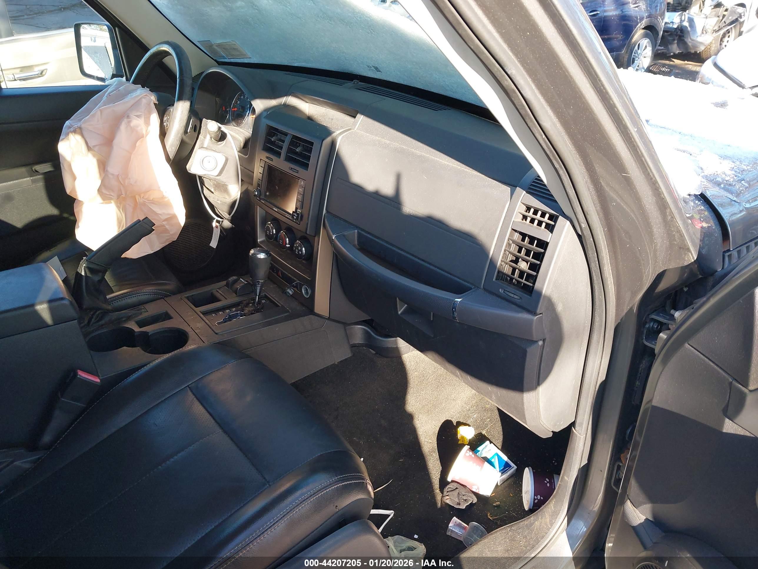 JEEP LIBERTY image 5