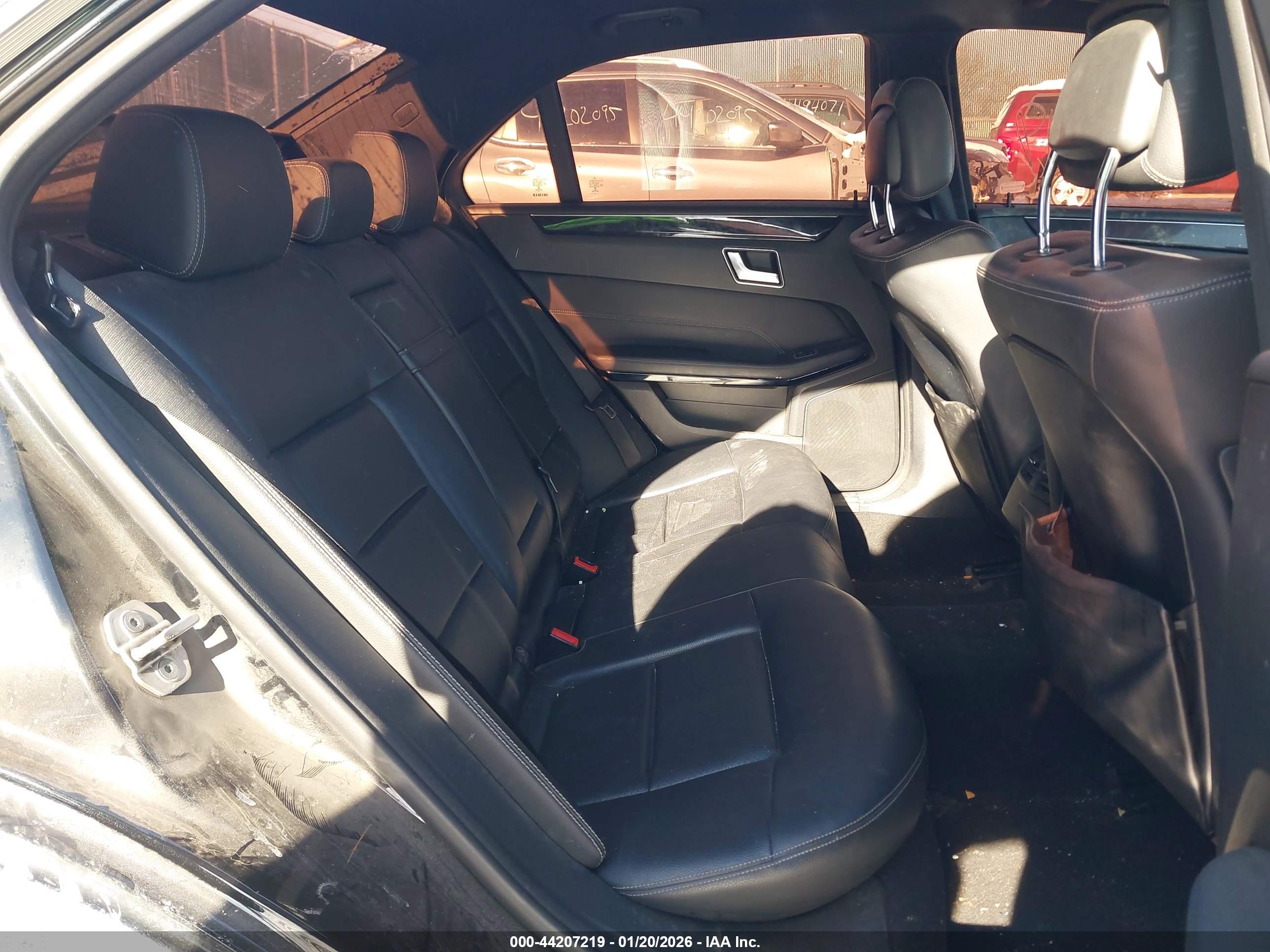 MERCEDES-BENZ E image 8