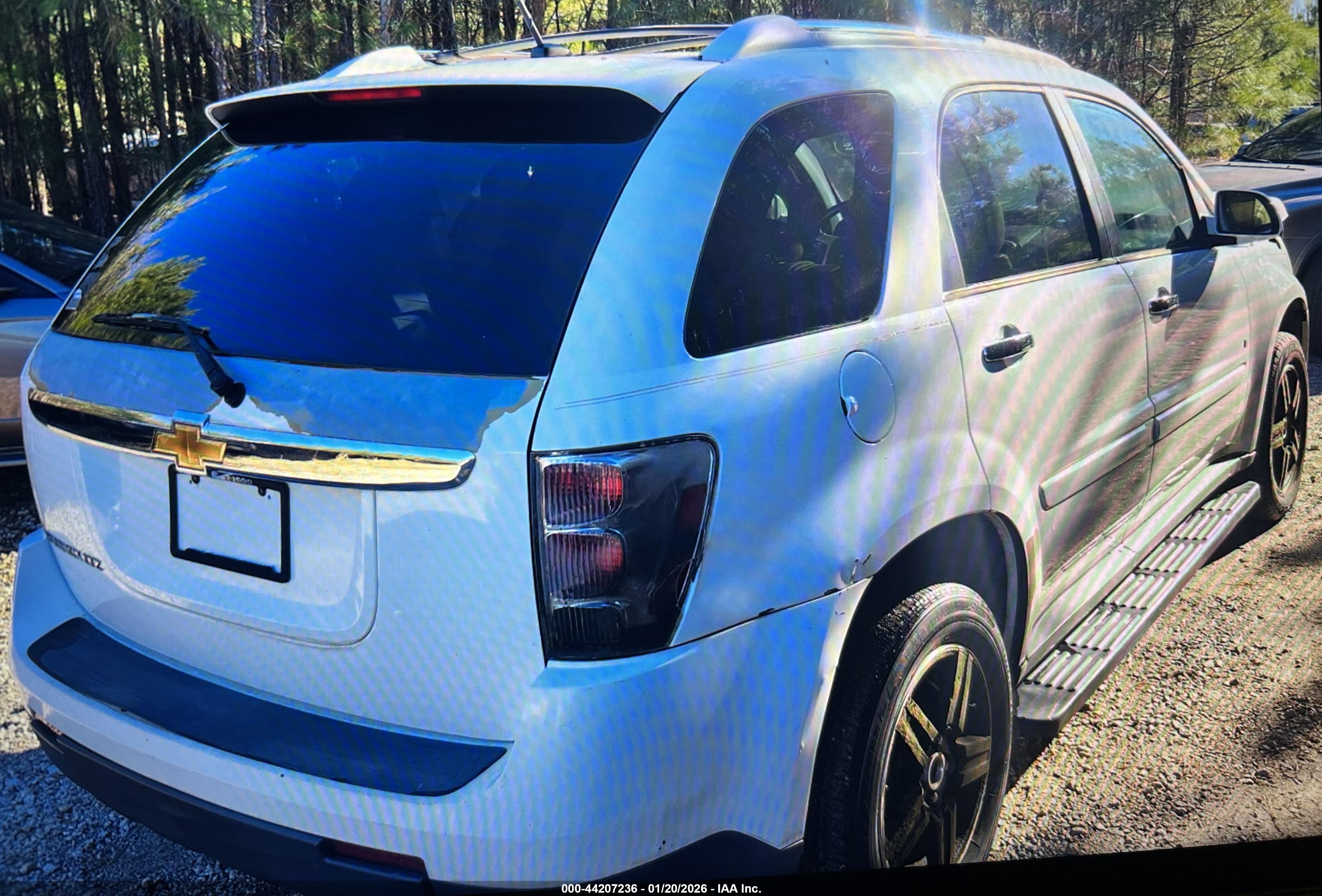 CHEVROLET EQUINOX image 4