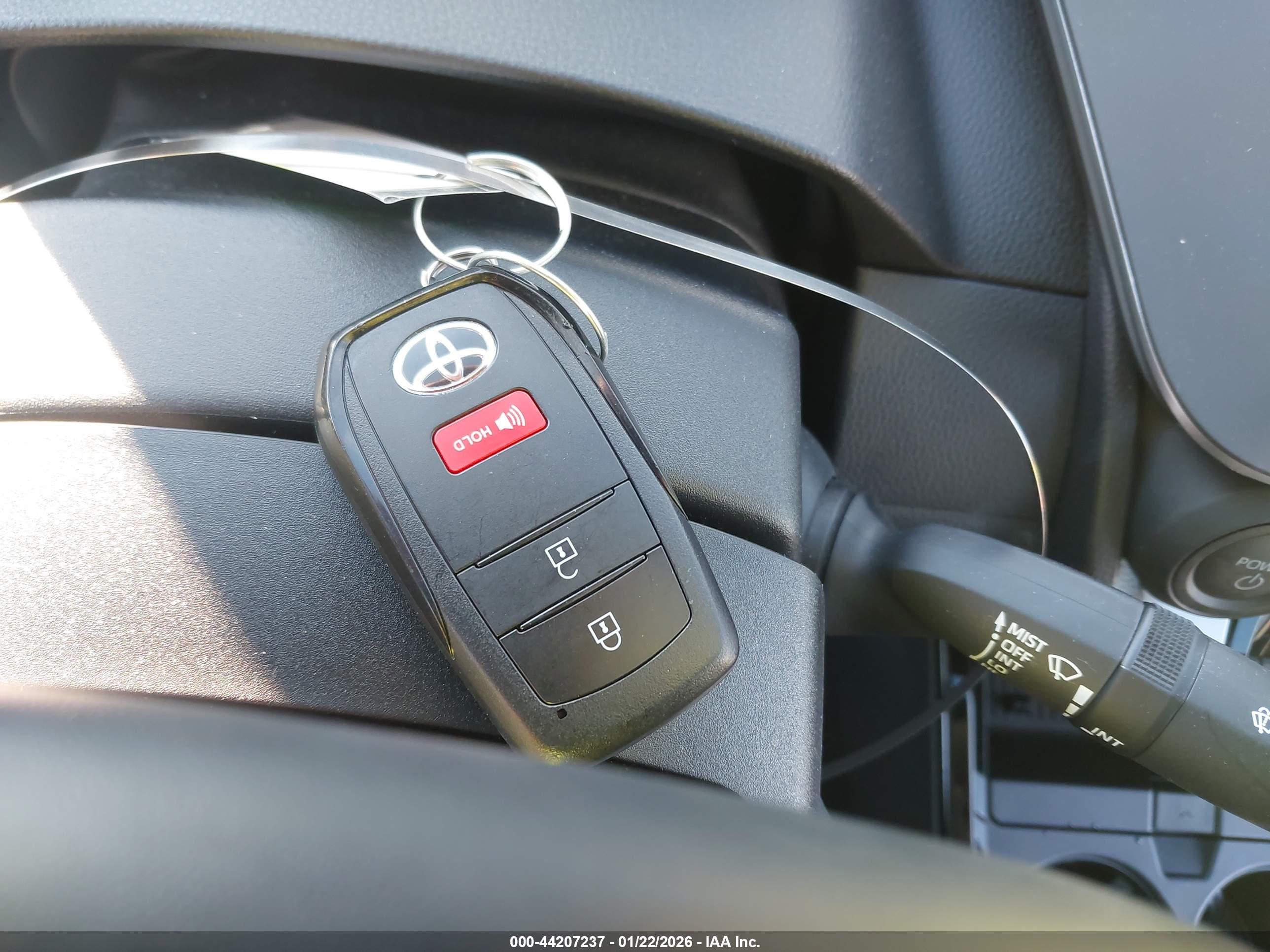 TOYOTA PRIUS image 11