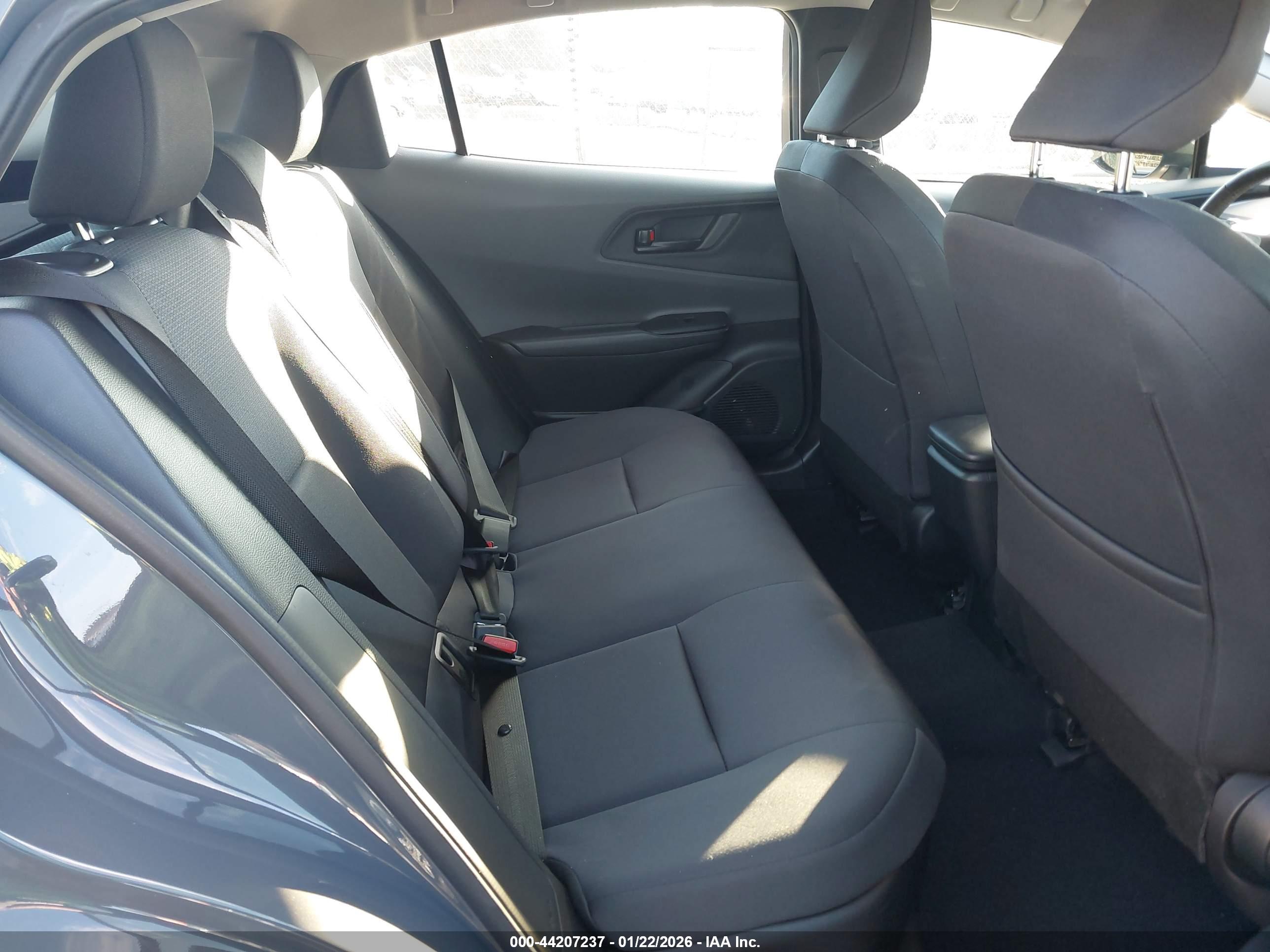 TOYOTA PRIUS image 8
