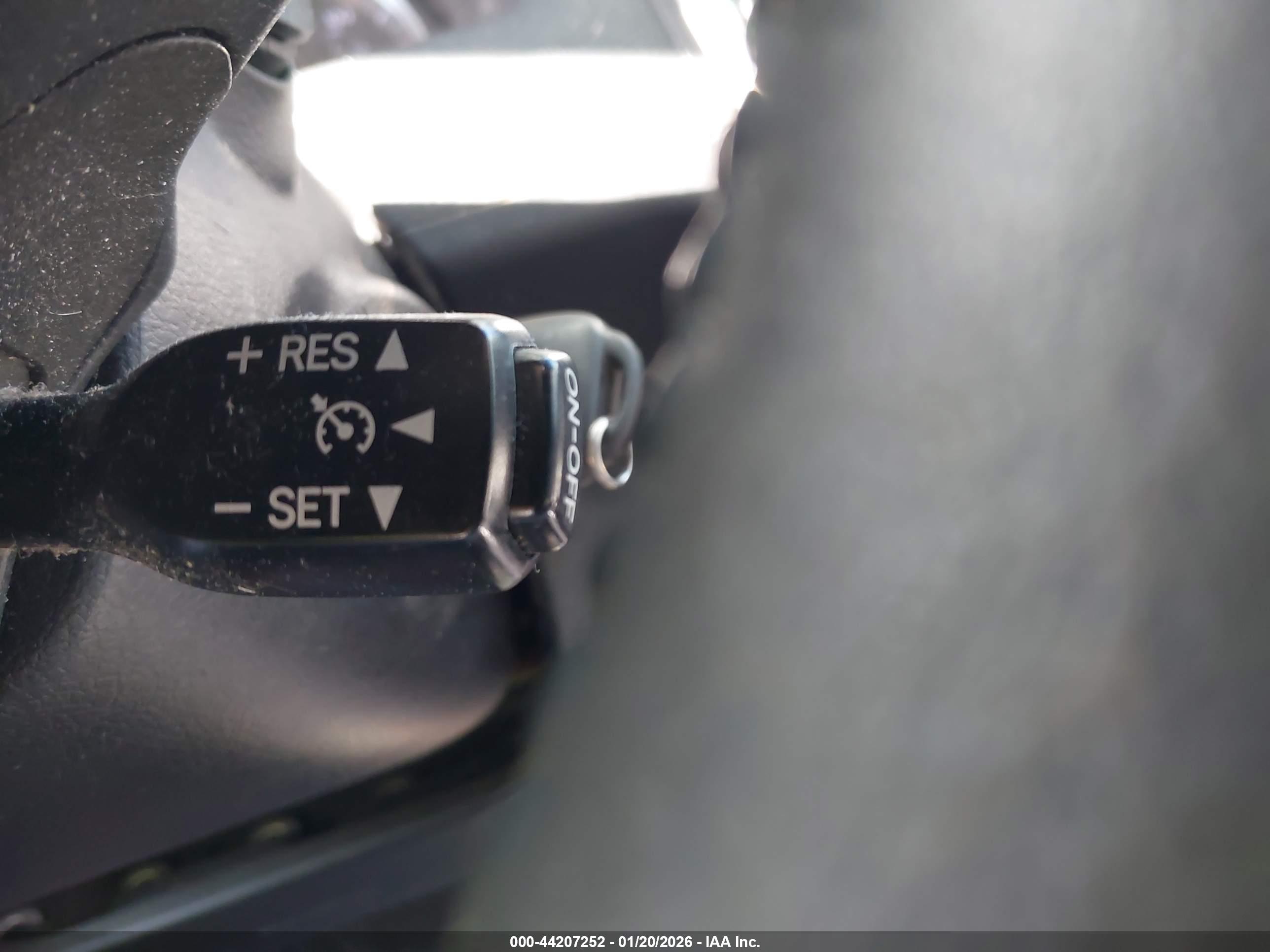 TOYOTA CAMRY image 11