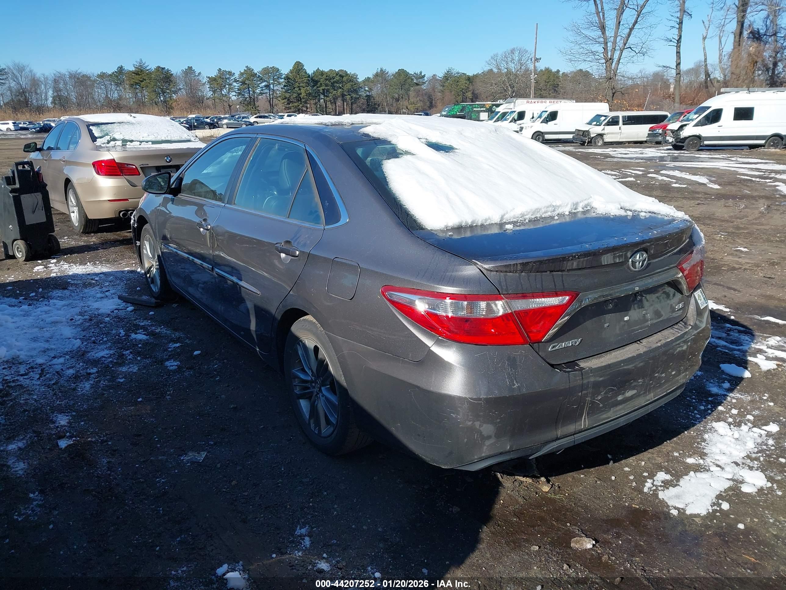 TOYOTA CAMRY image 3