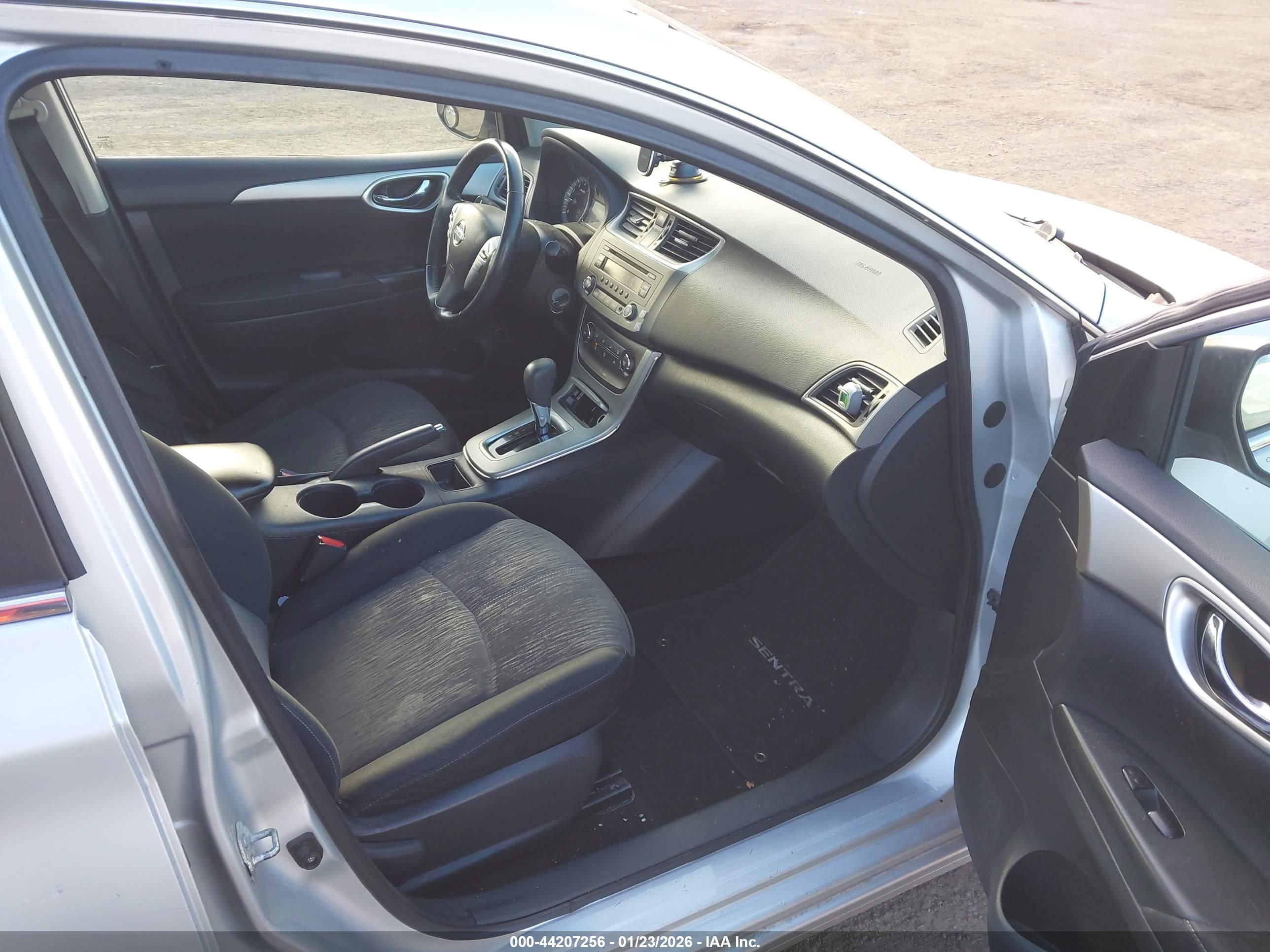 NISSAN SENTRA image 5