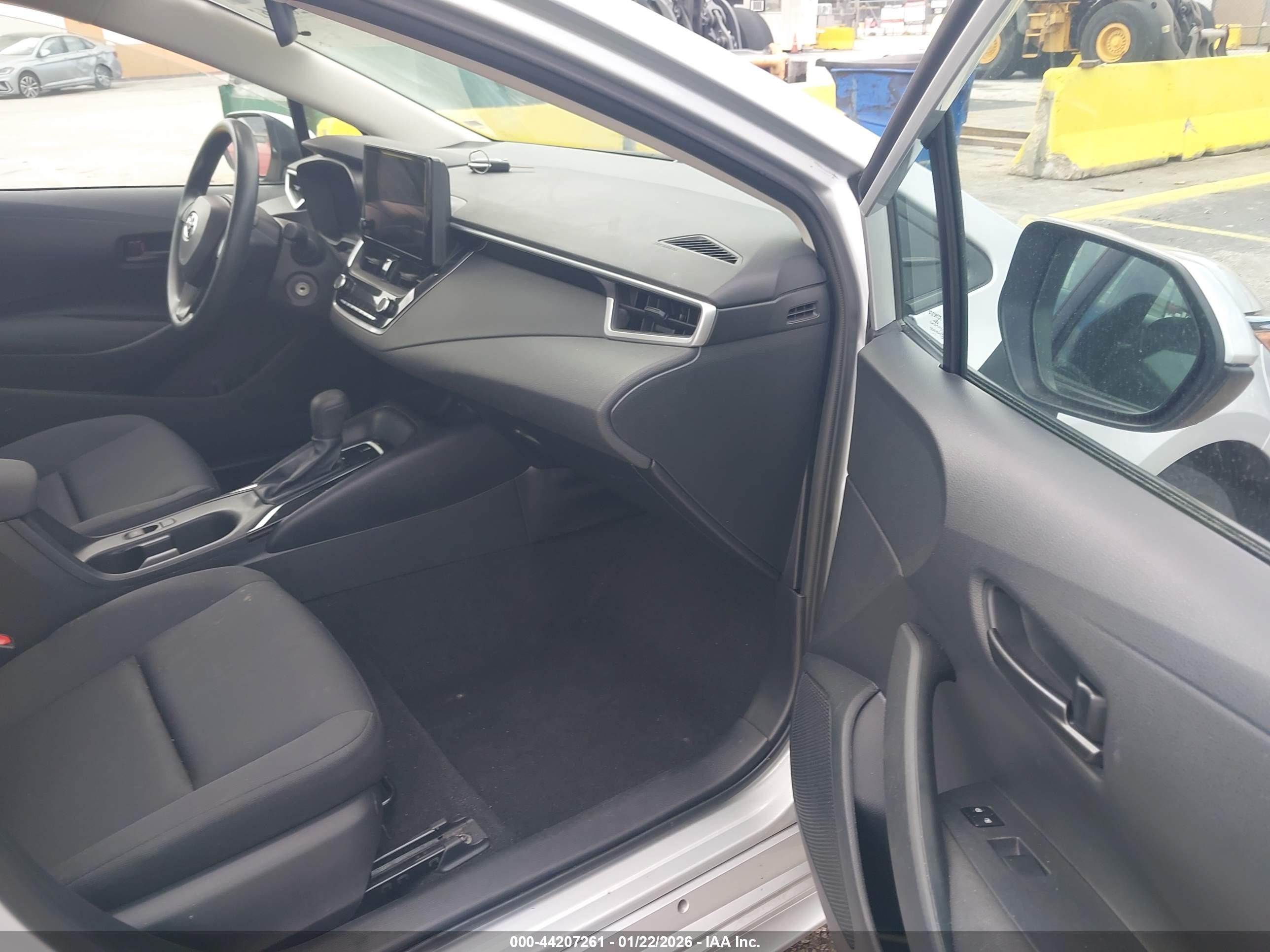 TOYOTA COROLLA image 5